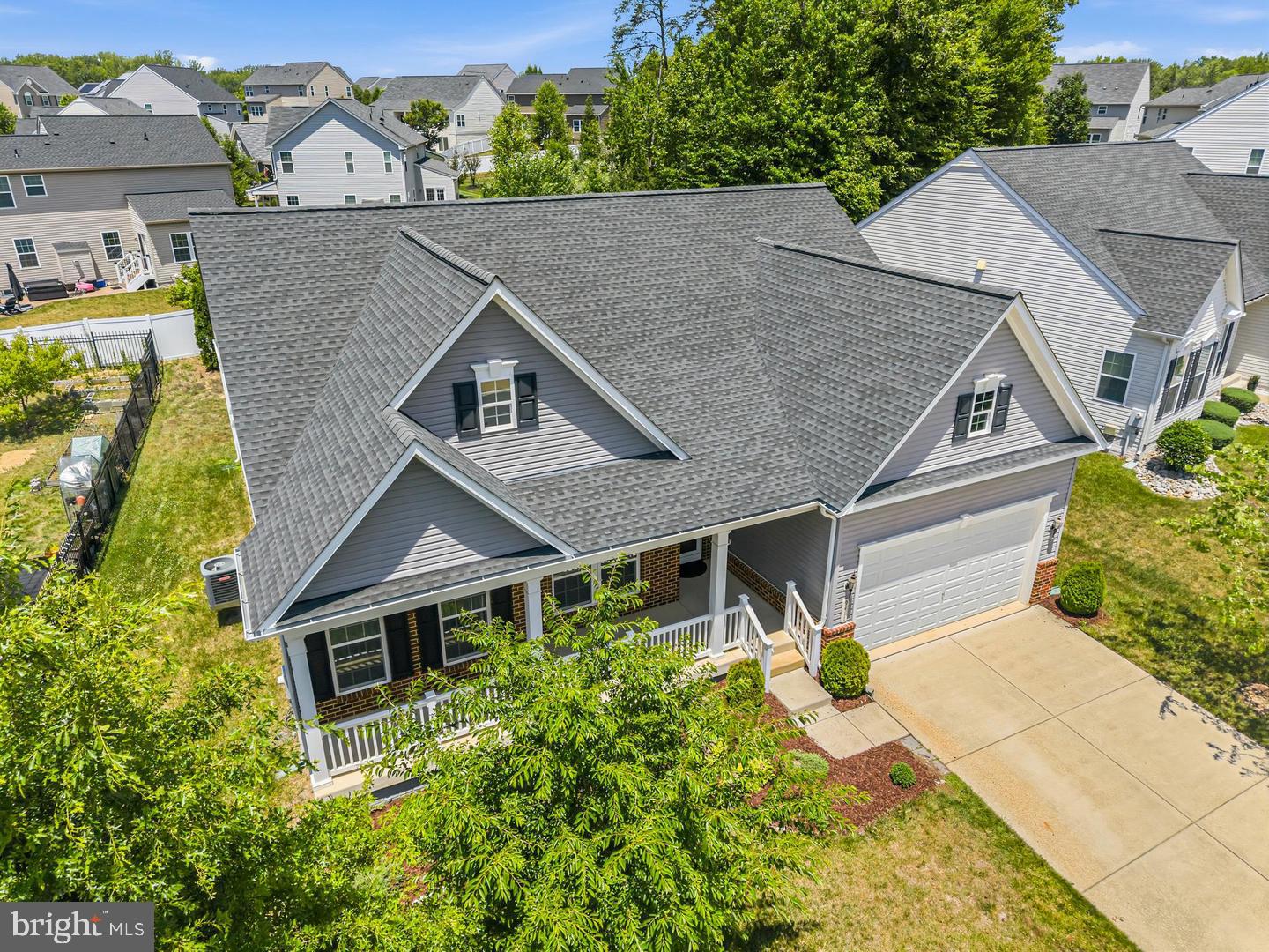 9411 PIAFFE CIRCLE