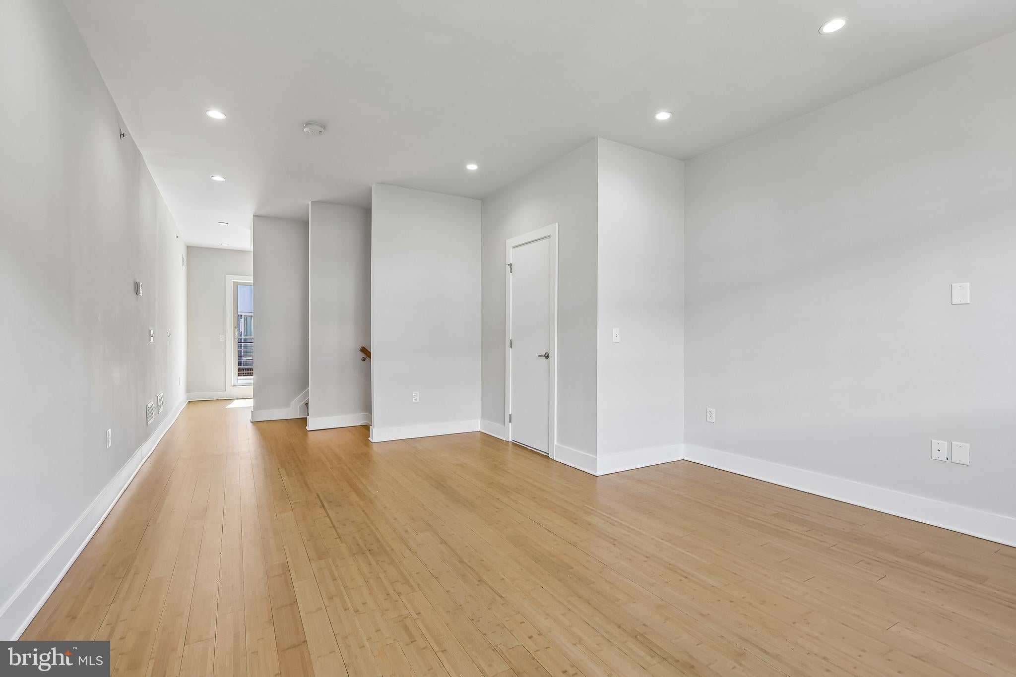 412 N FRONT STREET 21