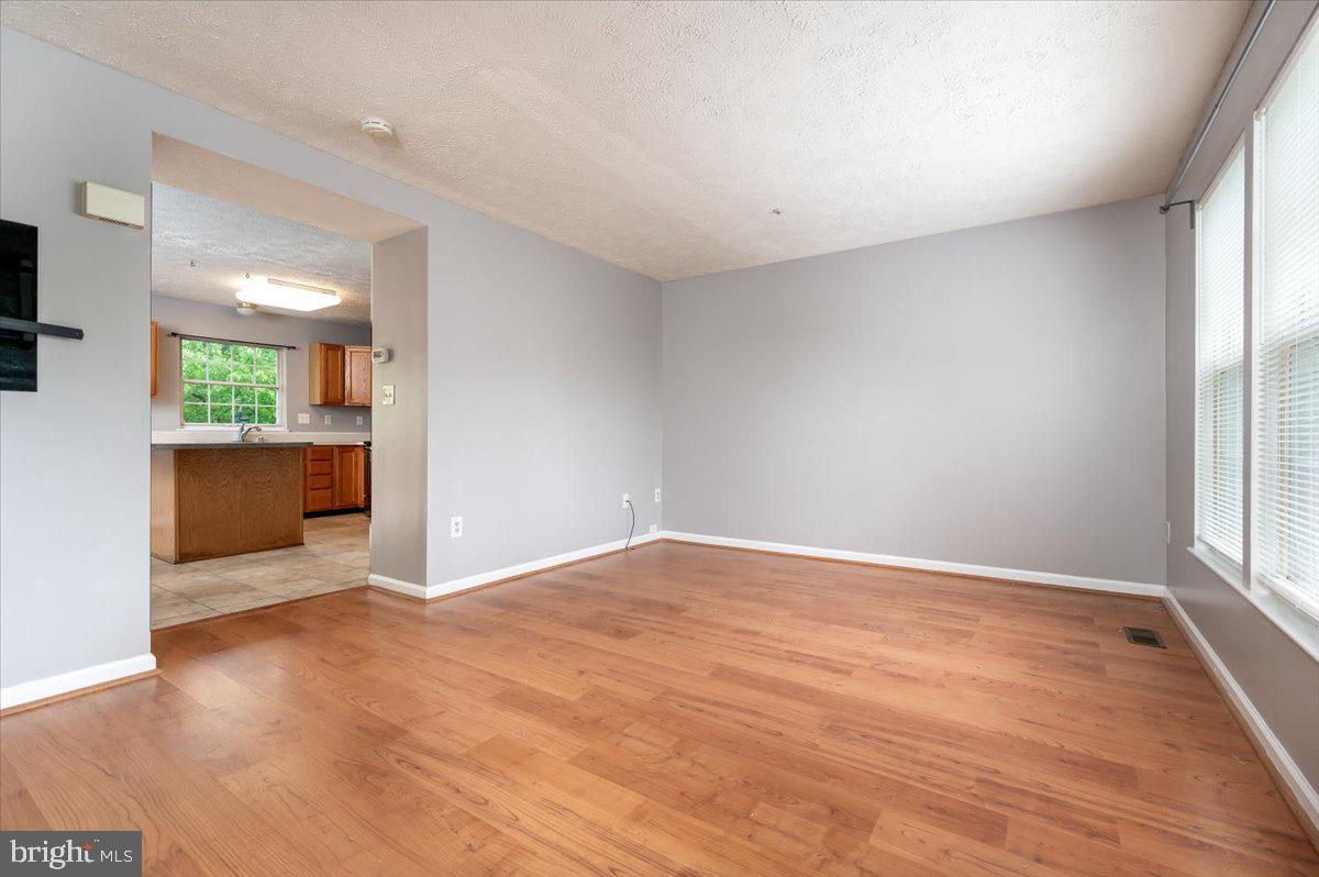 963 CHESTNUT MANOR COURT
