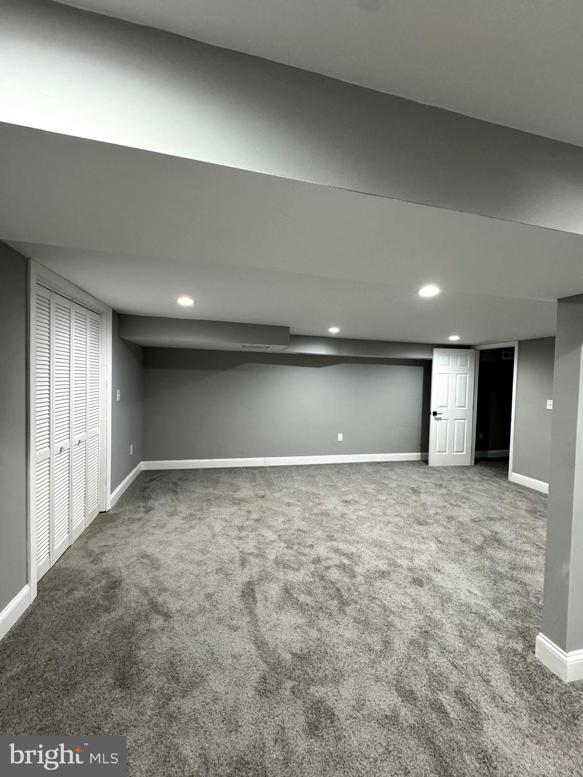 WINDSOR  MILL - Residential