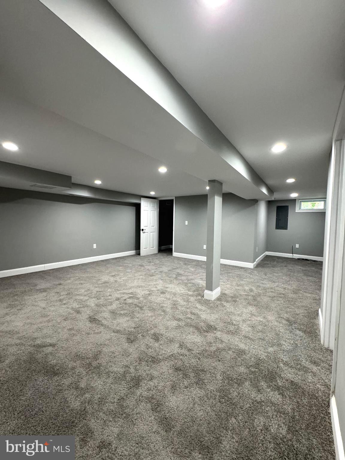 WINDSOR  MILL - Residential