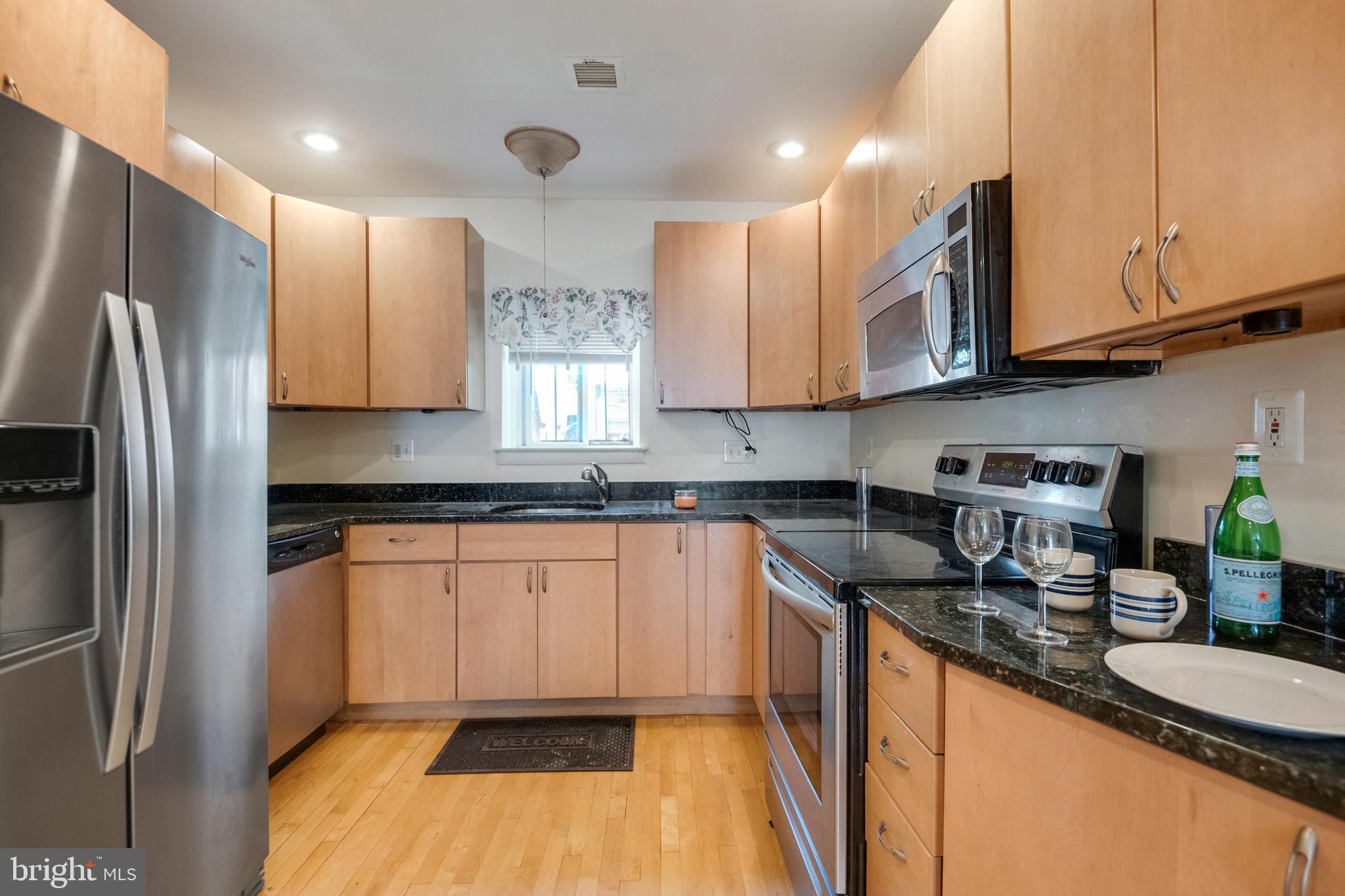 Luxury Living in Downtown Baltimore. This home has unbelievable value and was originally designed for Executive housing. Solid wood floors throughout, granite countertops, solid wood cabinets and drawers, Japanese soaking tub plus a stand alone shower and stainless steel appliances.
Location, Location, Location!!!
Inner harbor - 1.5mi,
Interstates I-95 and I-295- 1mi,
UMD Professional Schools - .05mi,
Ravens Stadium and Camden Yards - 1mi,
Hollins Market - 1 block,
UMB Bio Park - 1 block,
Close to 9 hospitals!!!
There are plenty of grants available for first time homebuyers. At this price - it's way cheaper than renting.
Schedule your appt today.