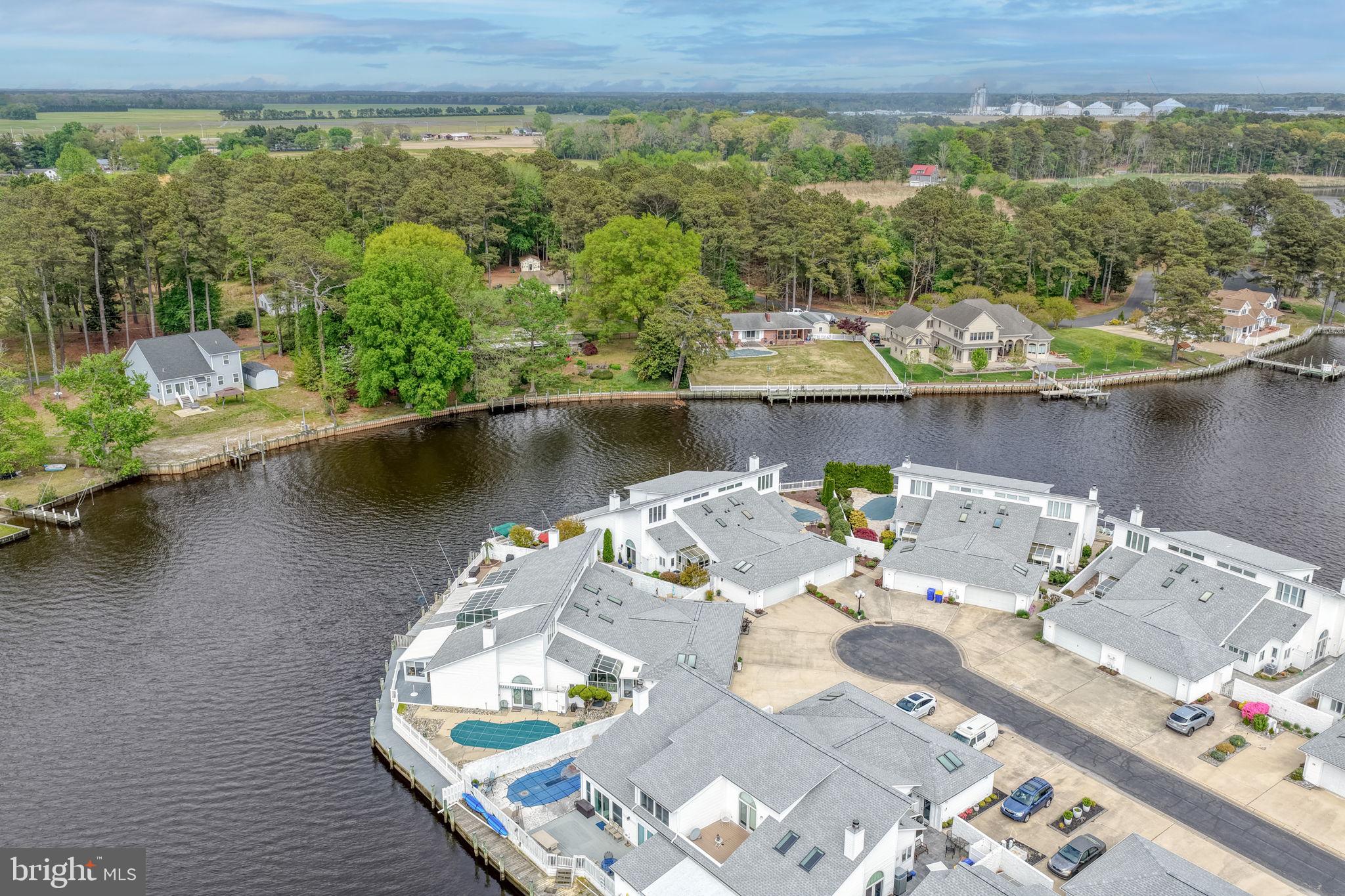 HUNTERS POINTE - Residential