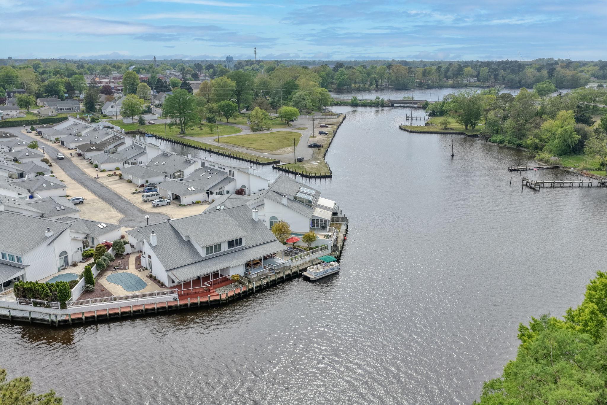 HUNTERS POINTE - Residential