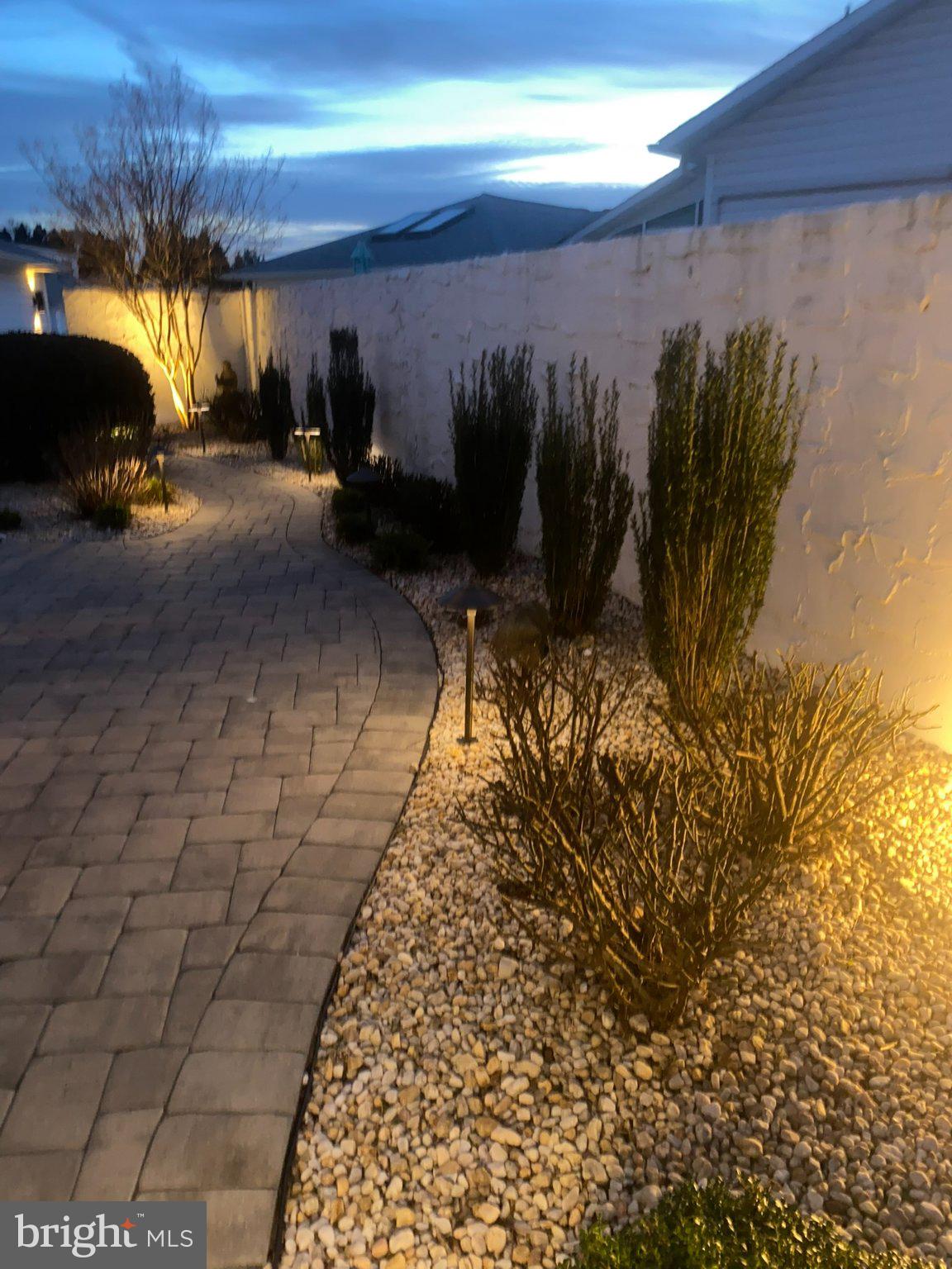 HUNTERS POINTE - Residential