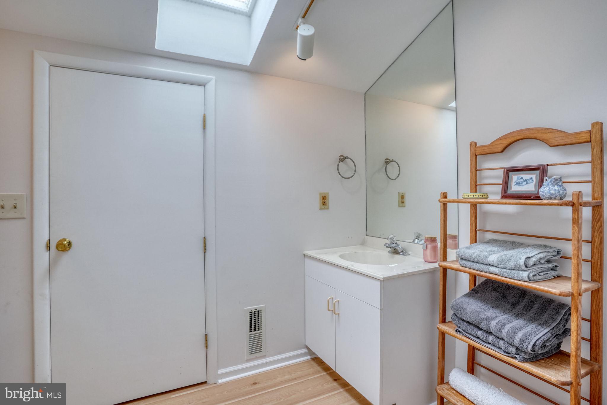 HUNTERS POINTE - Residential