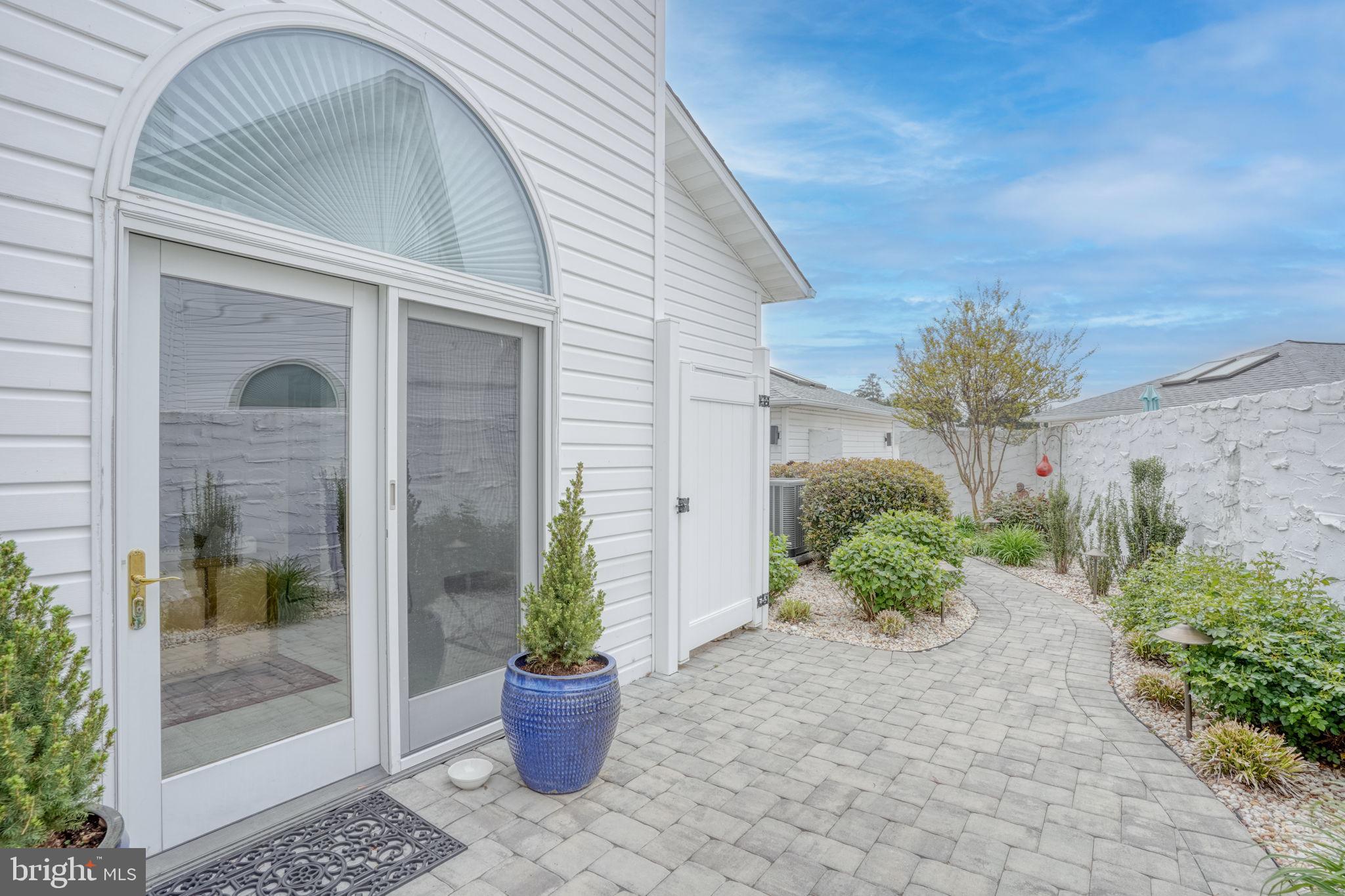 HUNTERS POINTE - Residential