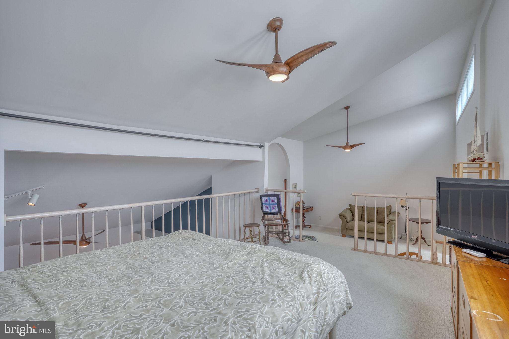 HUNTERS POINTE - Residential