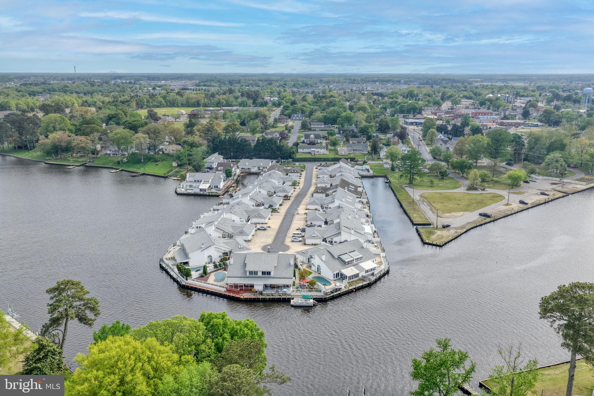 HUNTERS POINTE - Residential