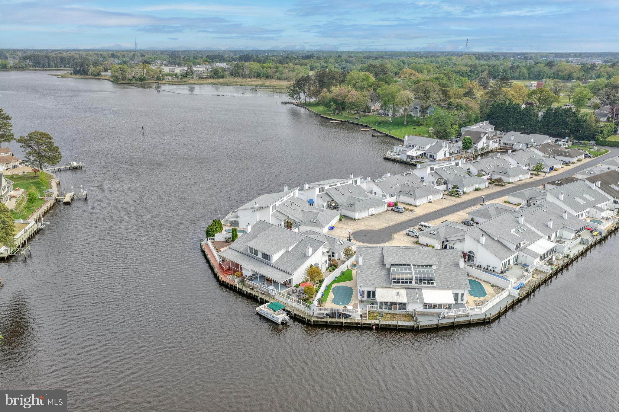 HUNTERS POINTE - Residential