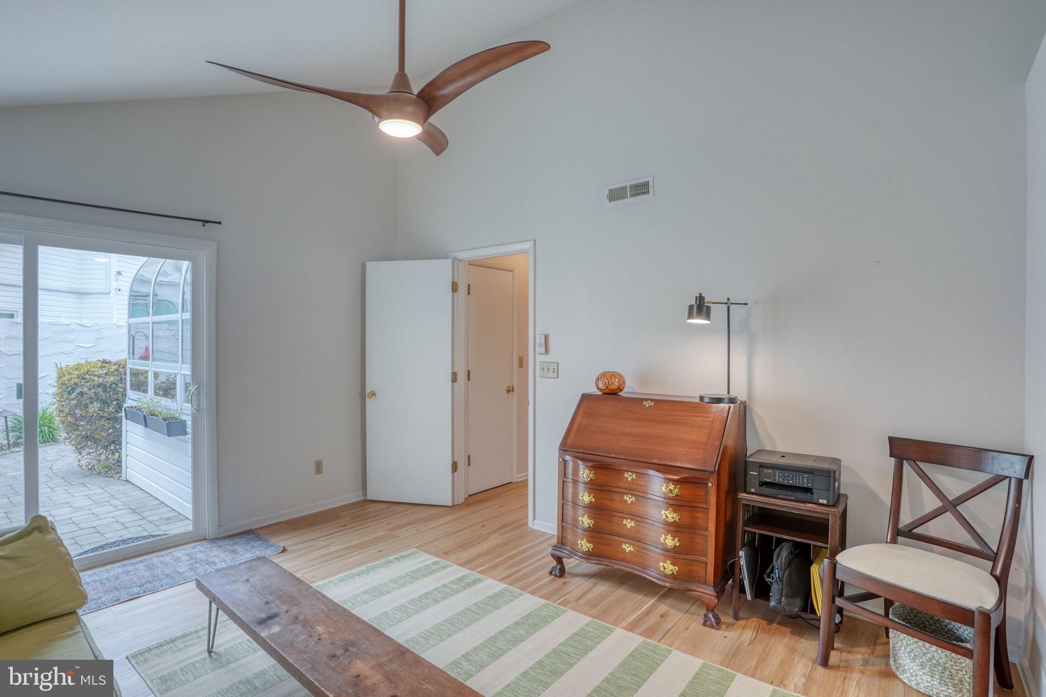 HUNTERS POINTE - Residential