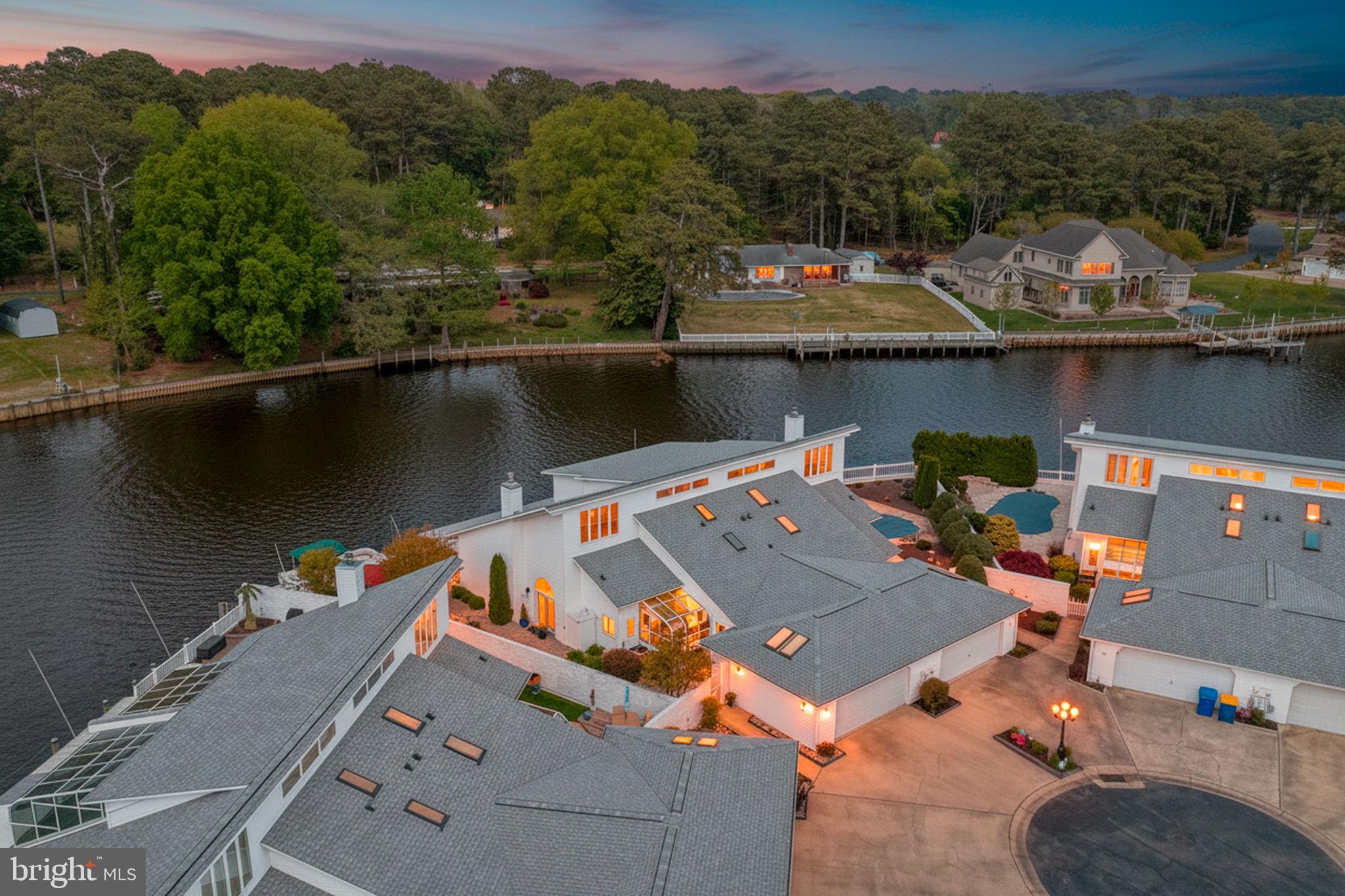 HUNTERS POINTE - Residential