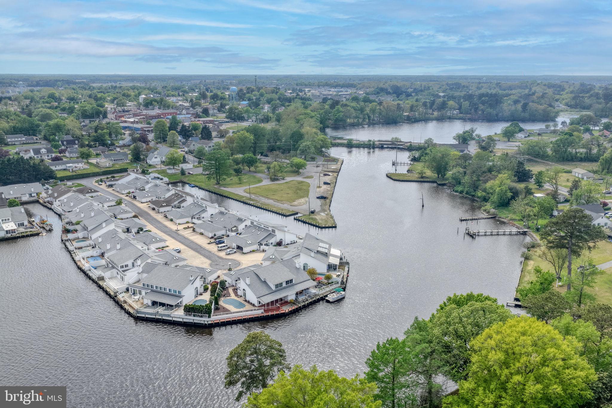 HUNTERS POINTE - Residential