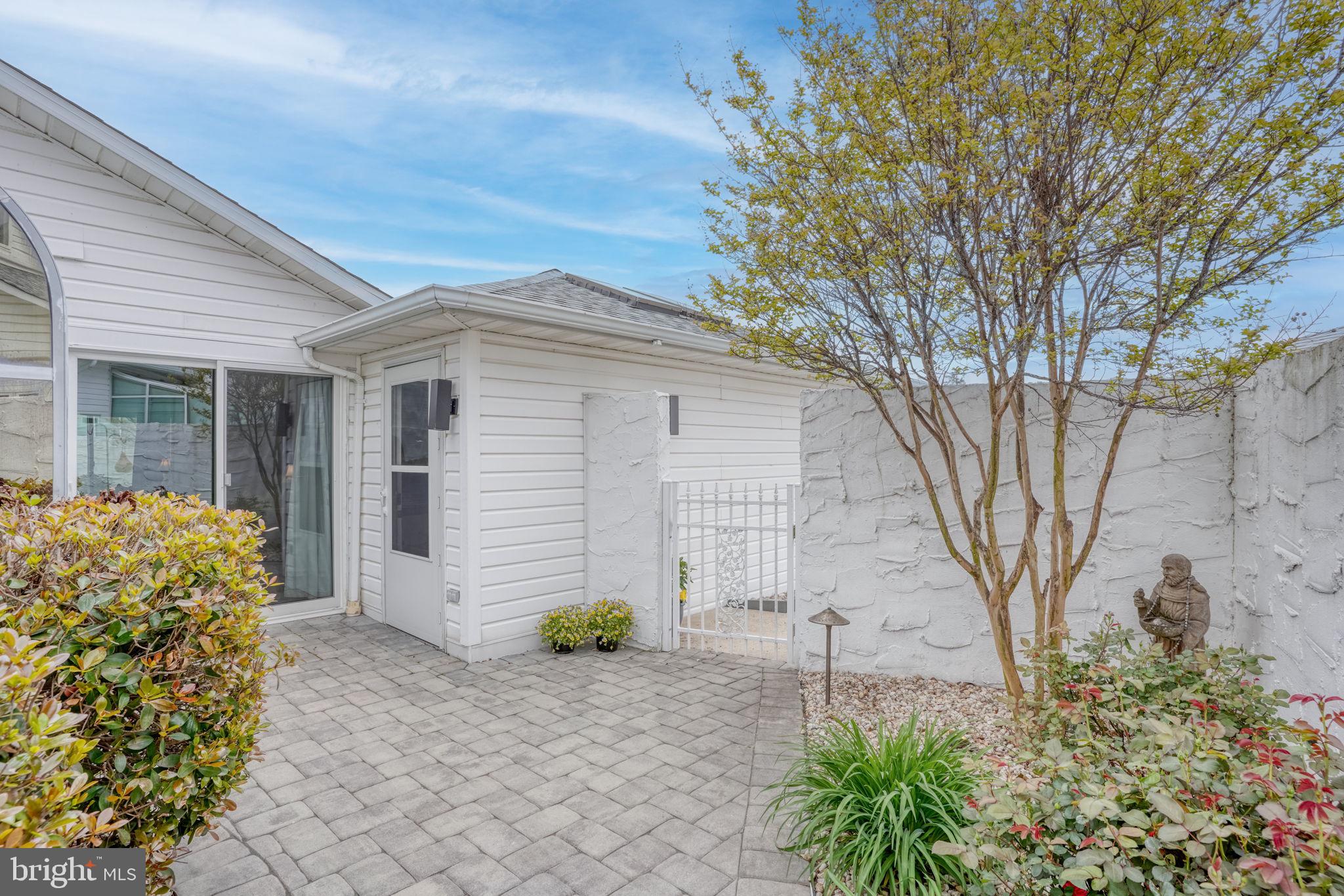 HUNTERS POINTE - Residential