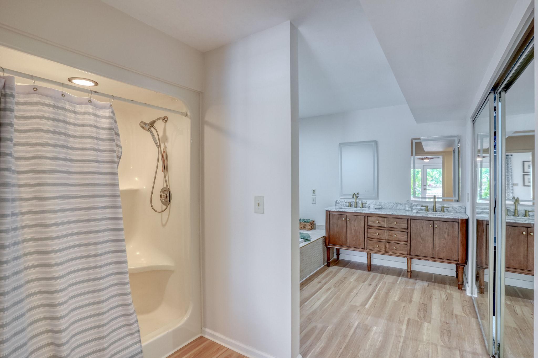 HUNTERS POINTE - Residential