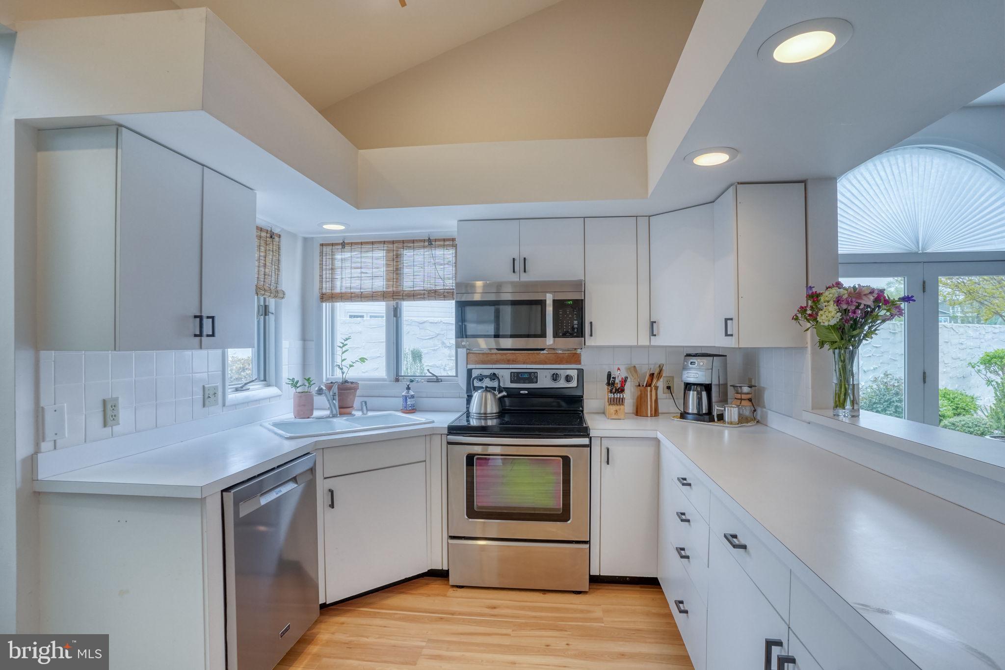 HUNTERS POINTE - Residential