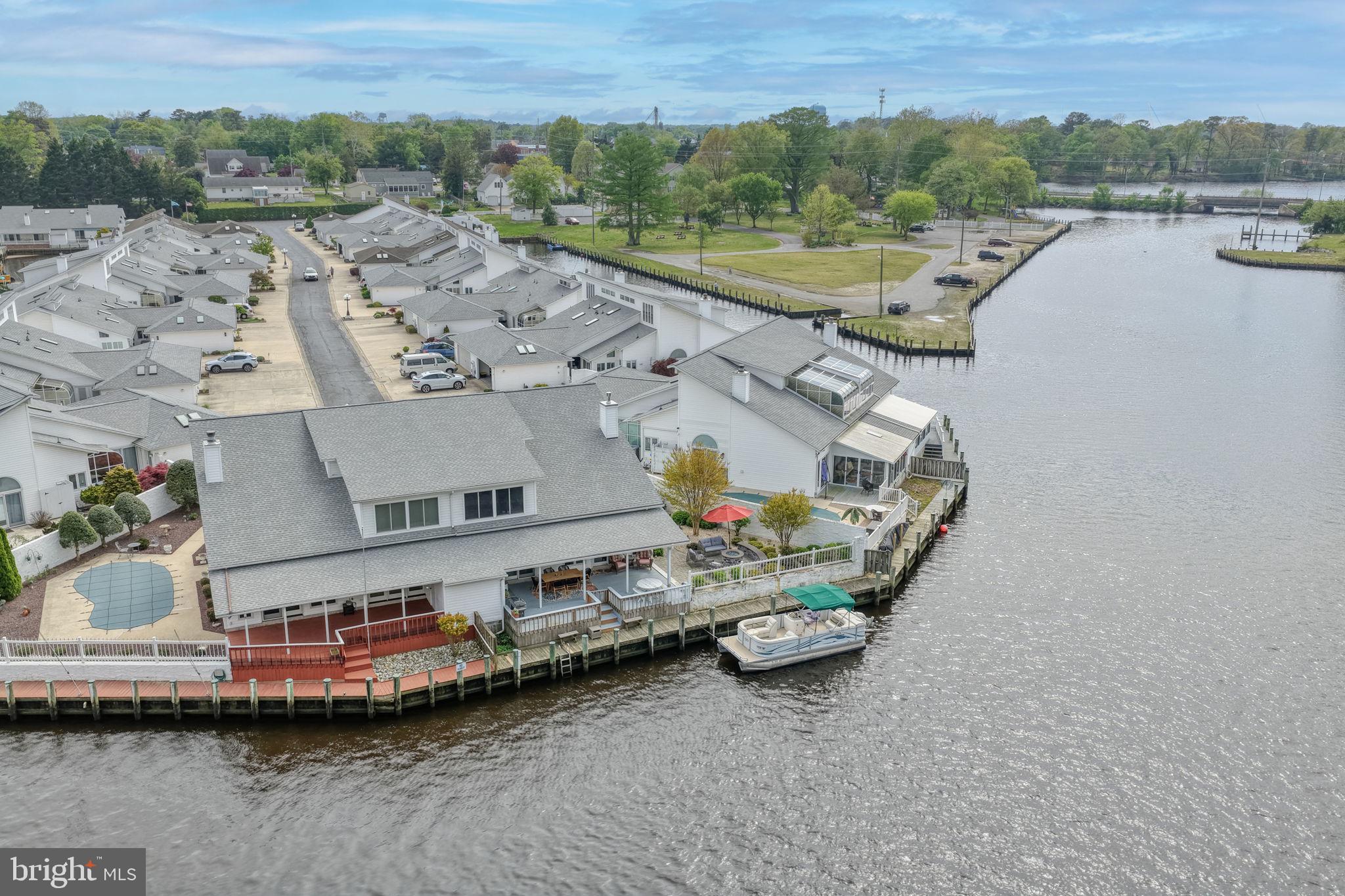 HUNTERS POINTE - Residential