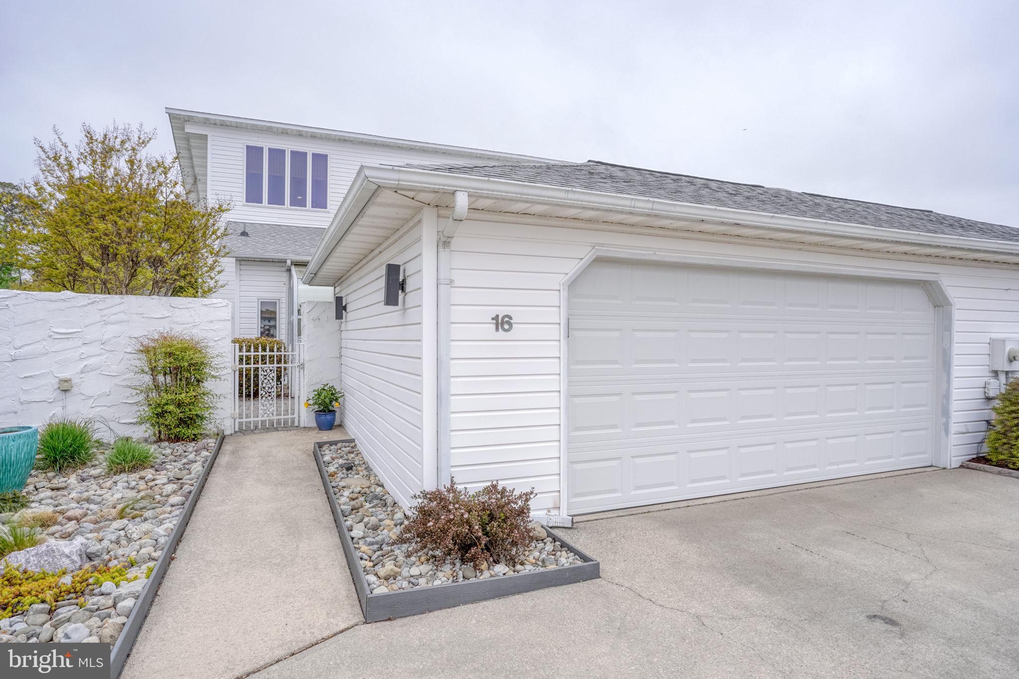 HUNTERS POINTE - Residential