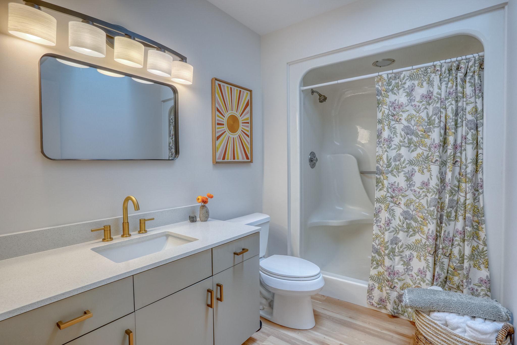 HUNTERS POINTE - Residential