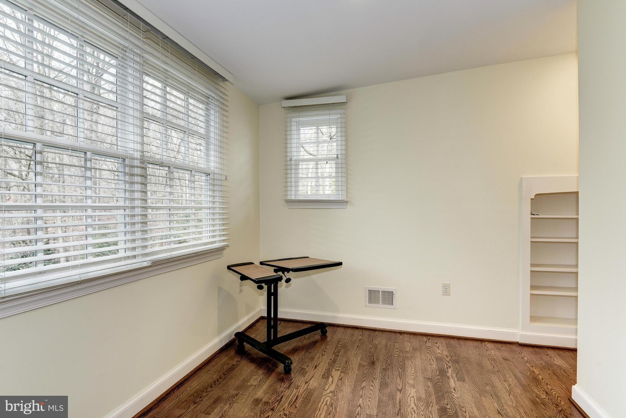 WINDSOR HILLS - Residential