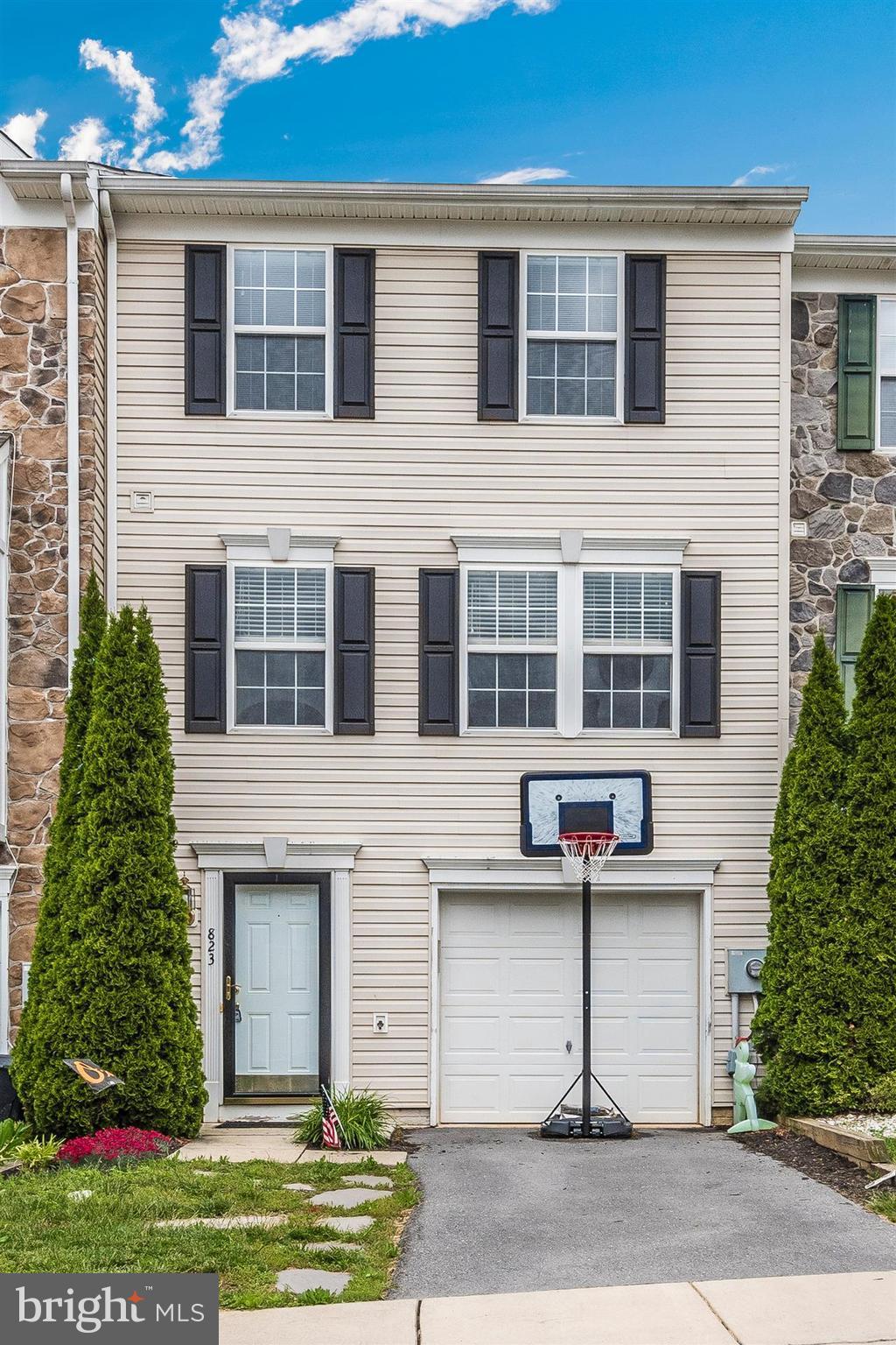 PARK OVERLOOK TOWNHOMES - Residential
