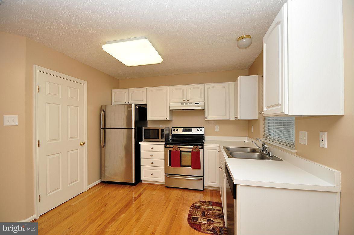 VILLAGE OF PAINTERS MILL - Residential Lease