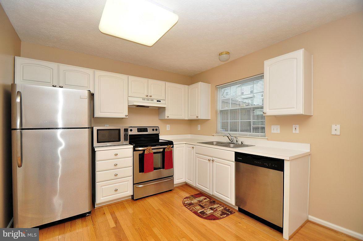 VILLAGE OF PAINTERS MILL - Residential Lease