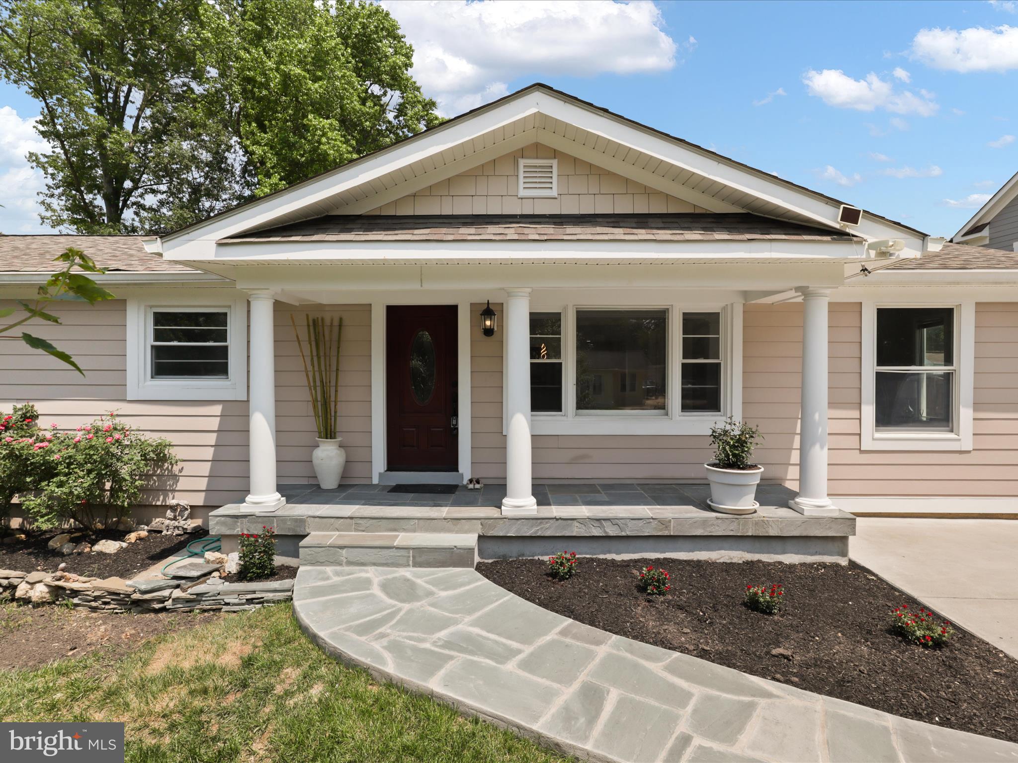8211 HOCKING PLACE