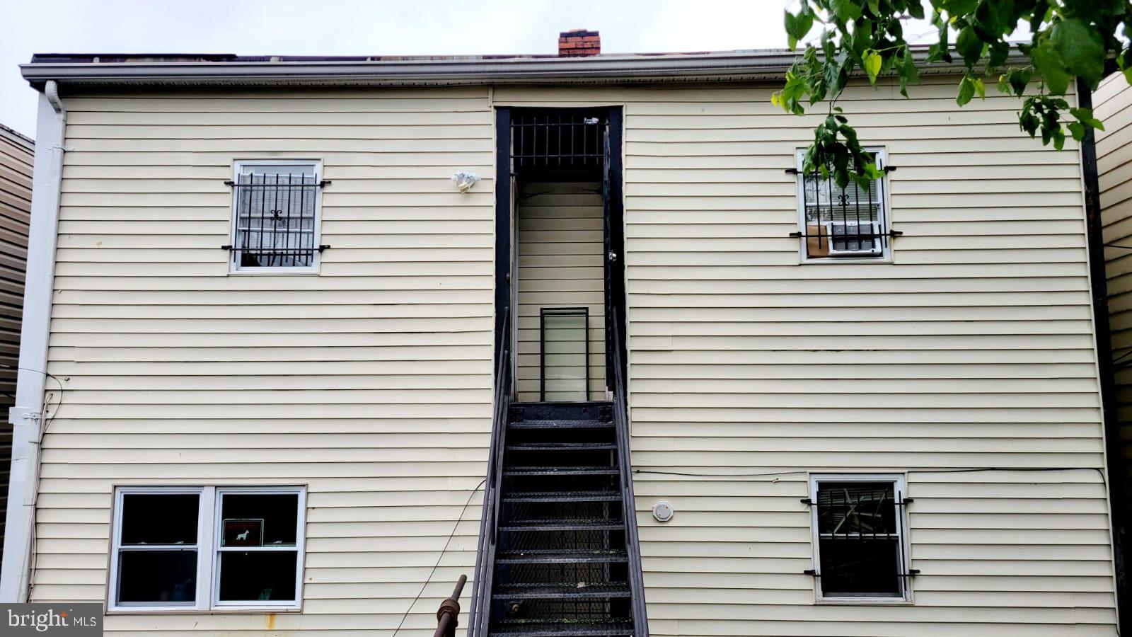 1712 CAPITOL AVENUE NE