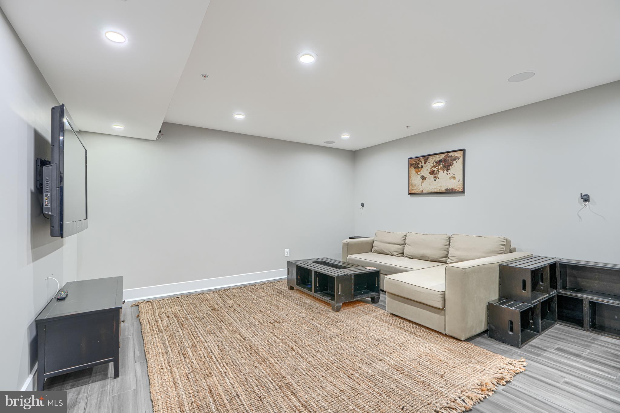 FIELDCREST - Residential