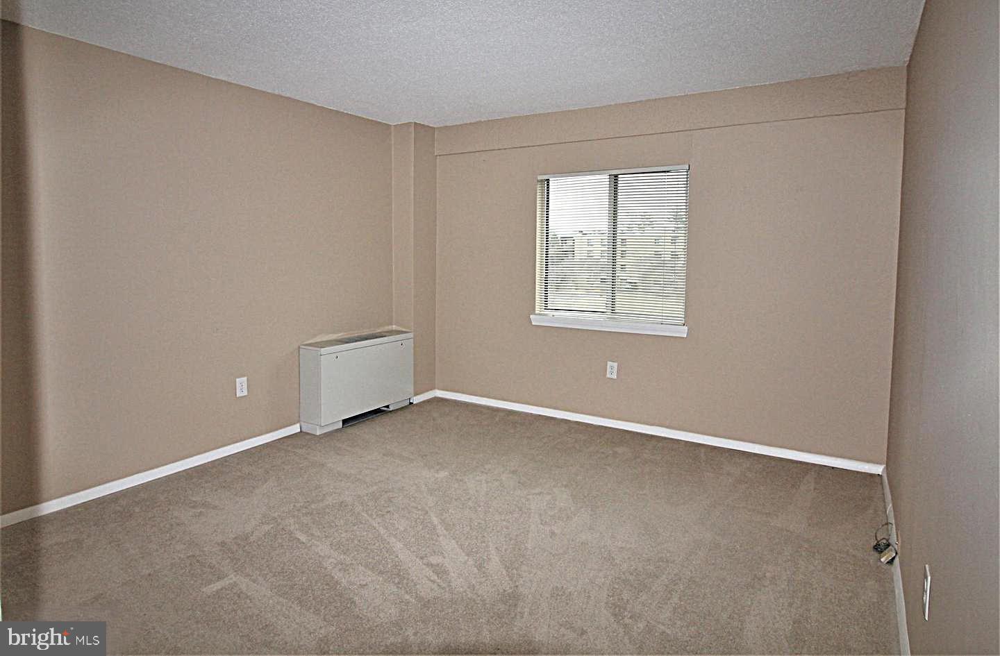 LAKESIDE TERRACE - Residential