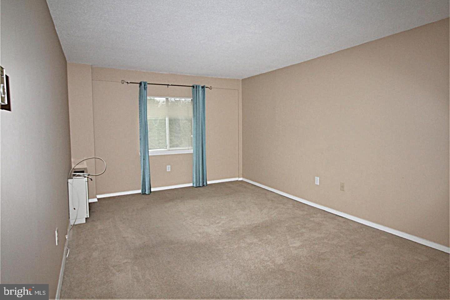 LAKESIDE TERRACE - Residential