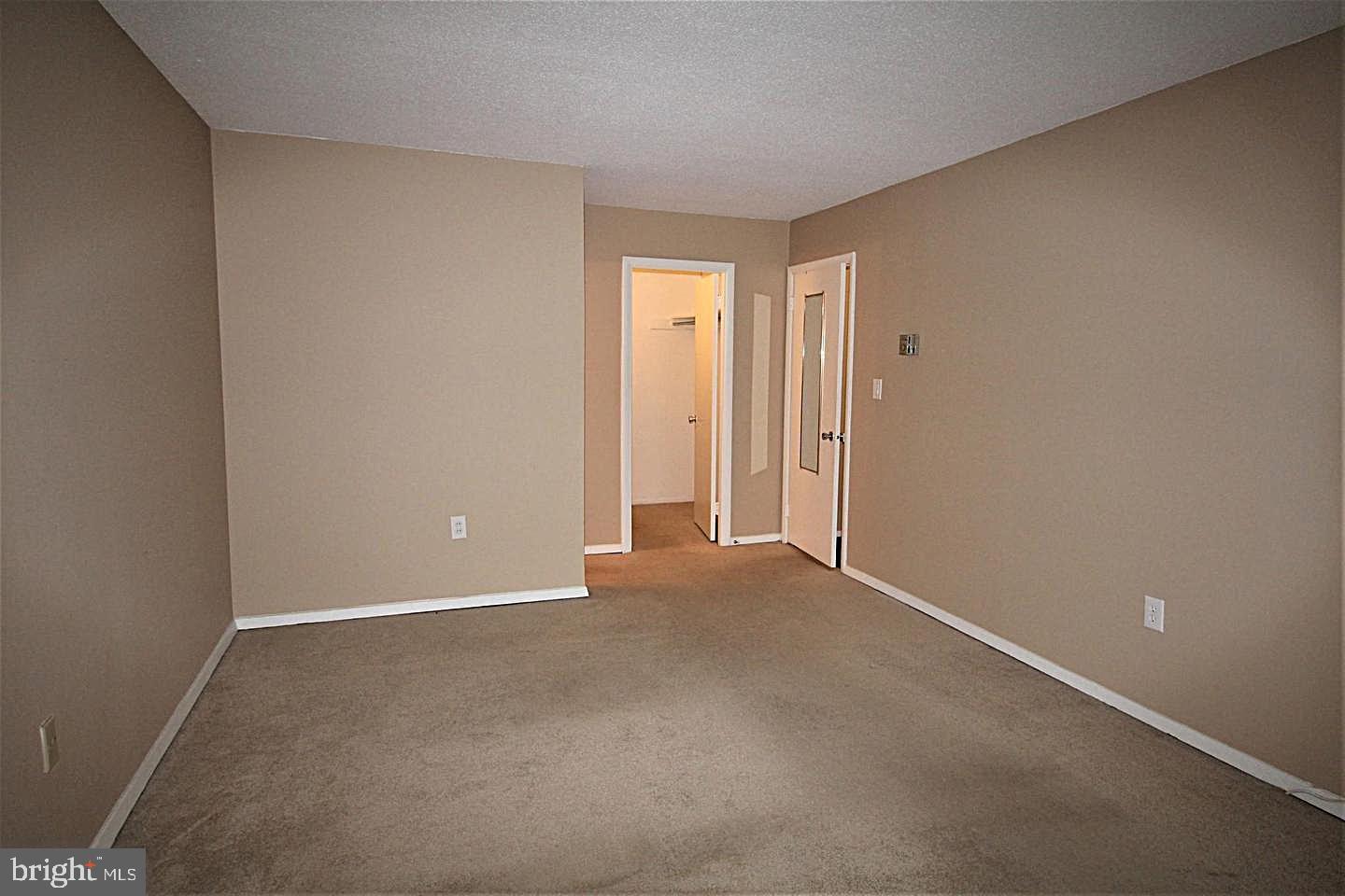 LAKESIDE TERRACE - Residential