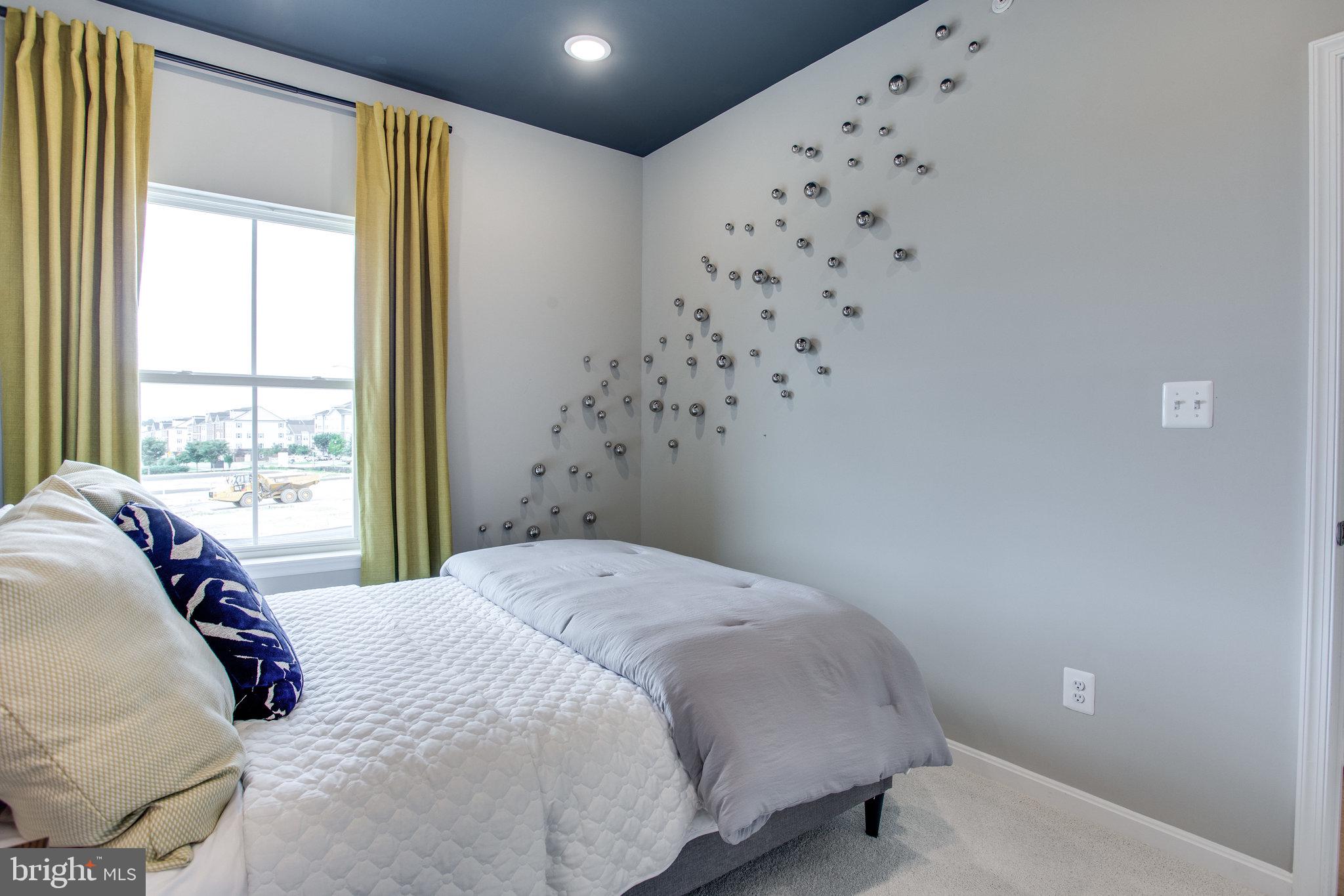 TOWNS AT MARKET COMMONS - Residential