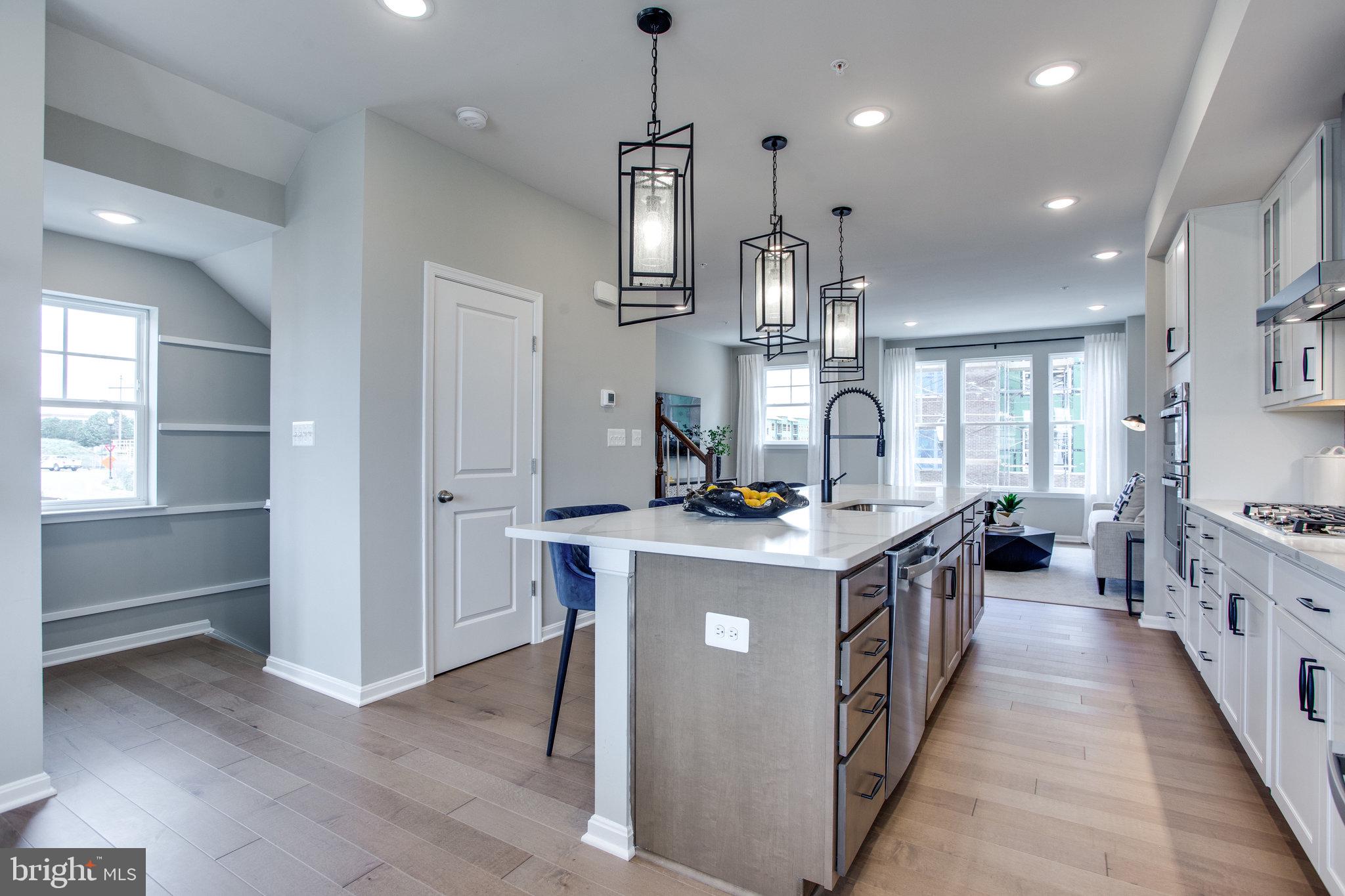 TOWNS AT MARKET COMMONS - Residential