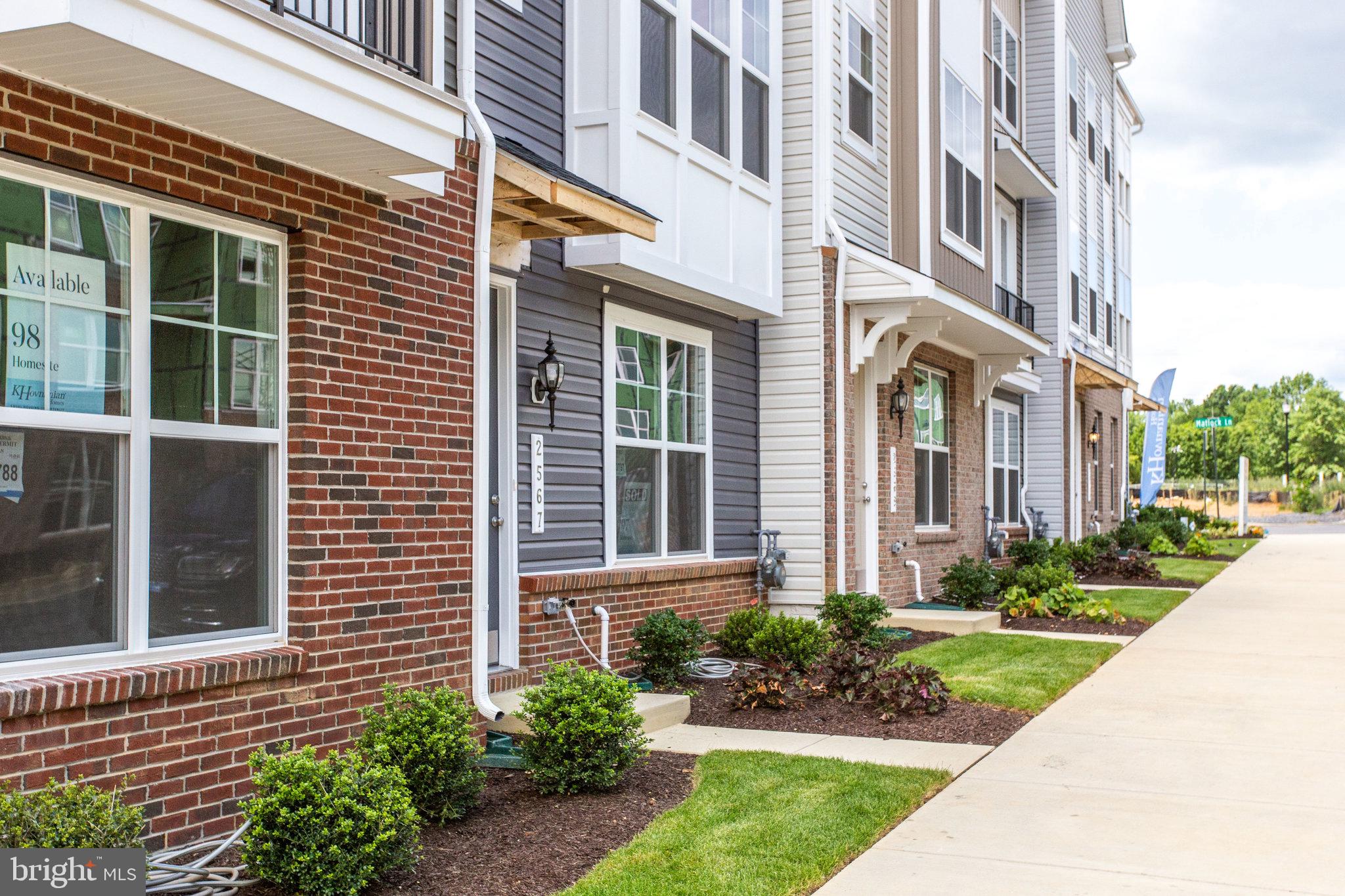 TOWNS AT MARKET COMMONS - Residential