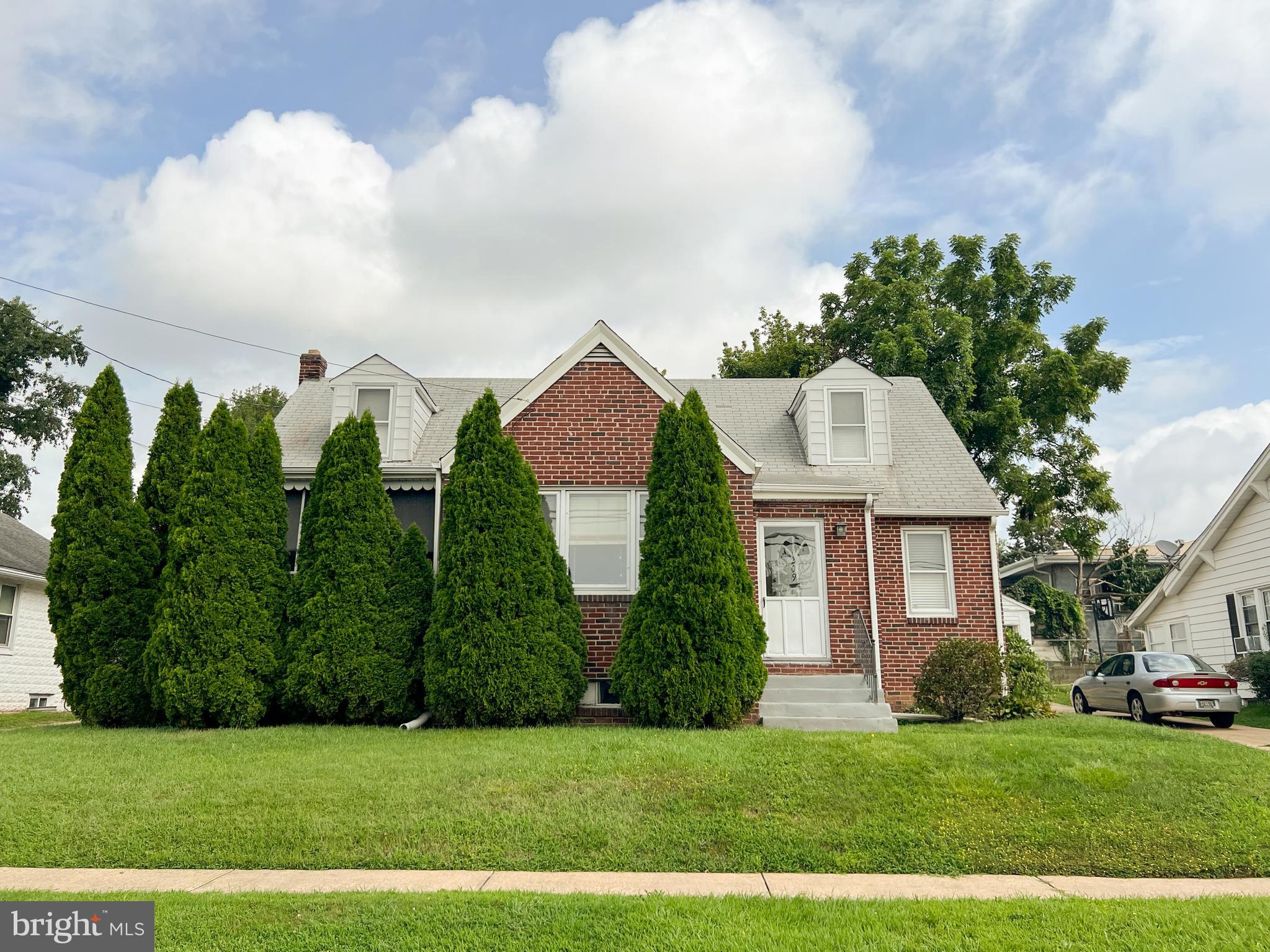 209 LOREWOOD AVENUE