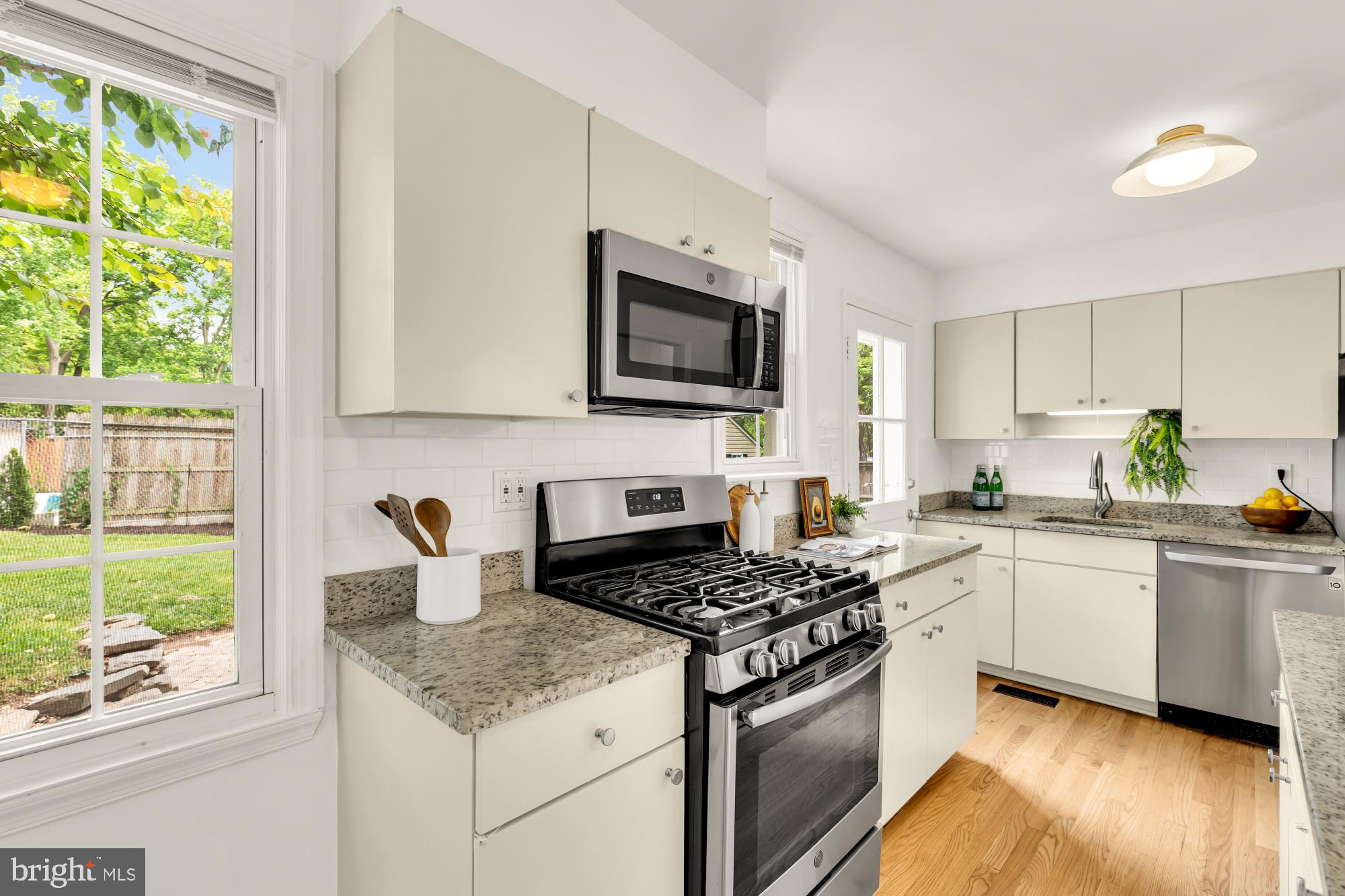 NORTH WOODSIDE - Residential