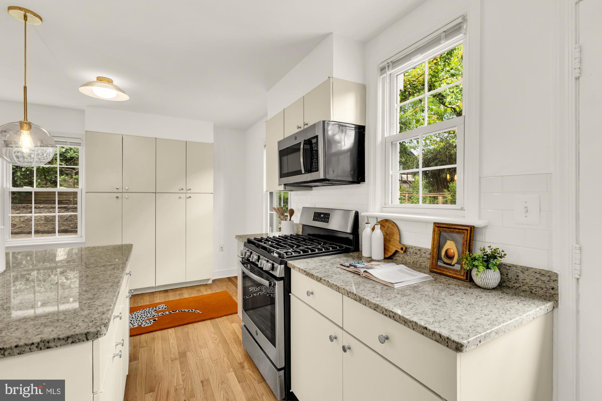 NORTH WOODSIDE - Residential