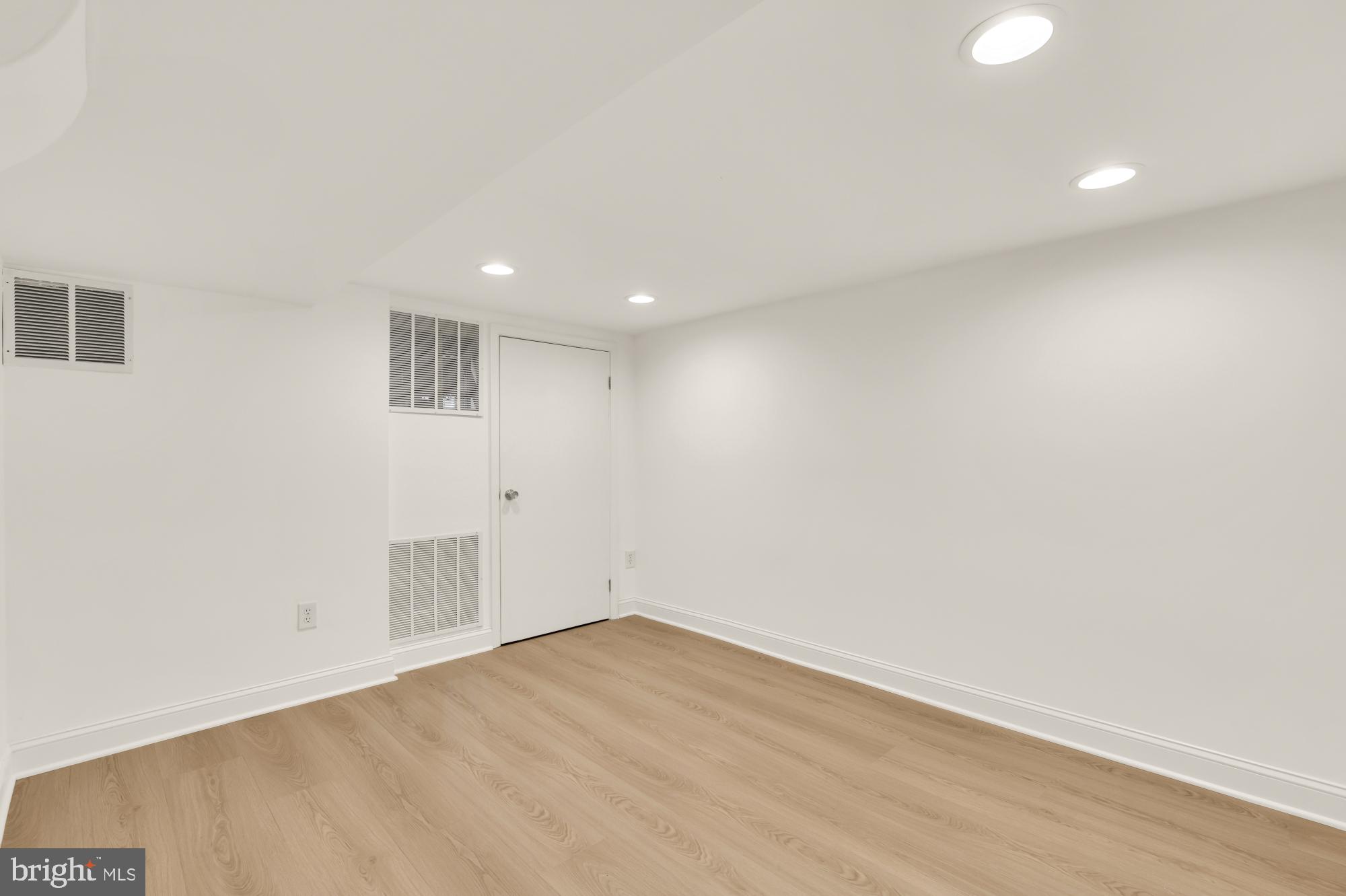 NORTH WOODSIDE - Residential