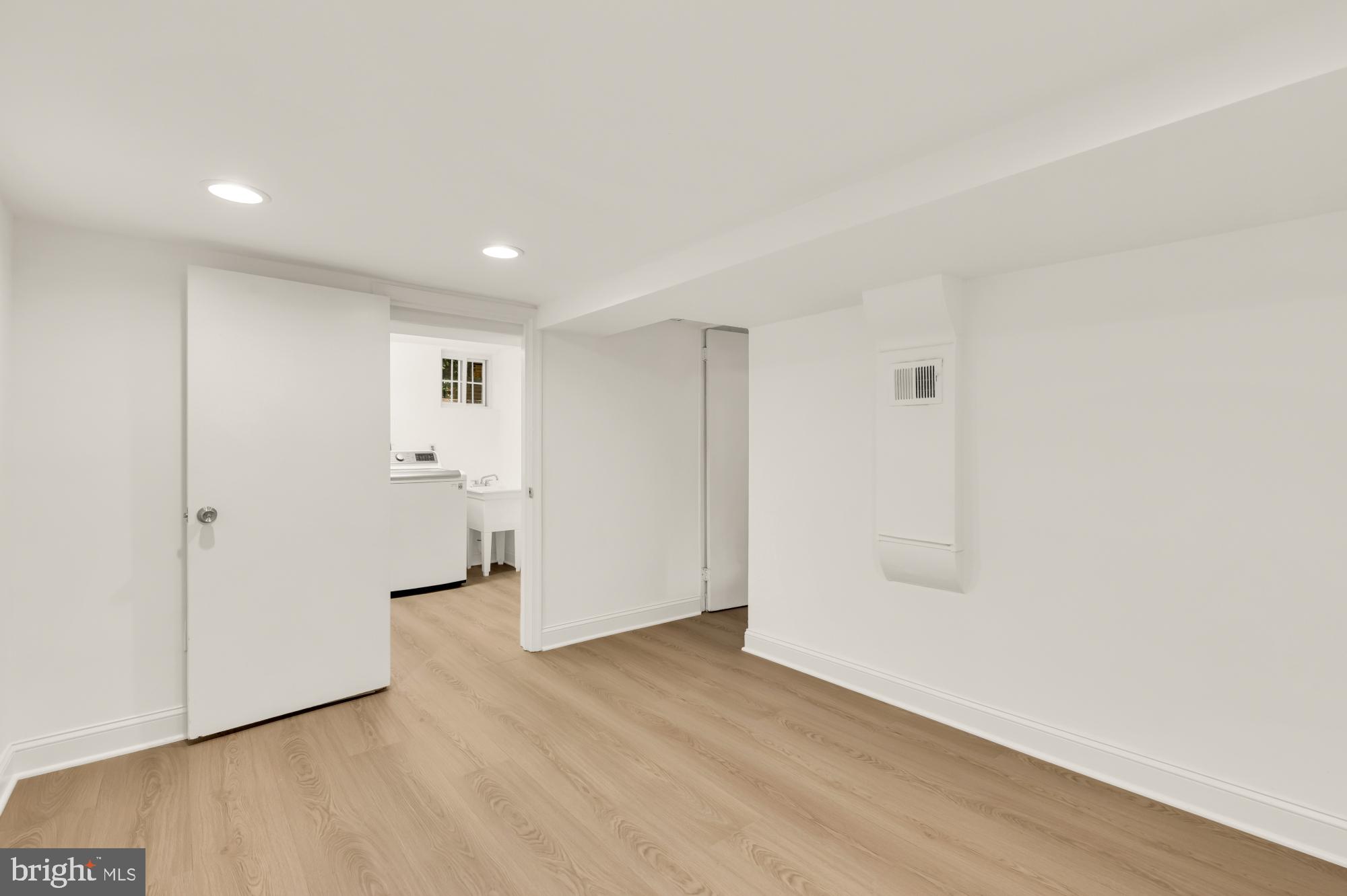 NORTH WOODSIDE - Residential