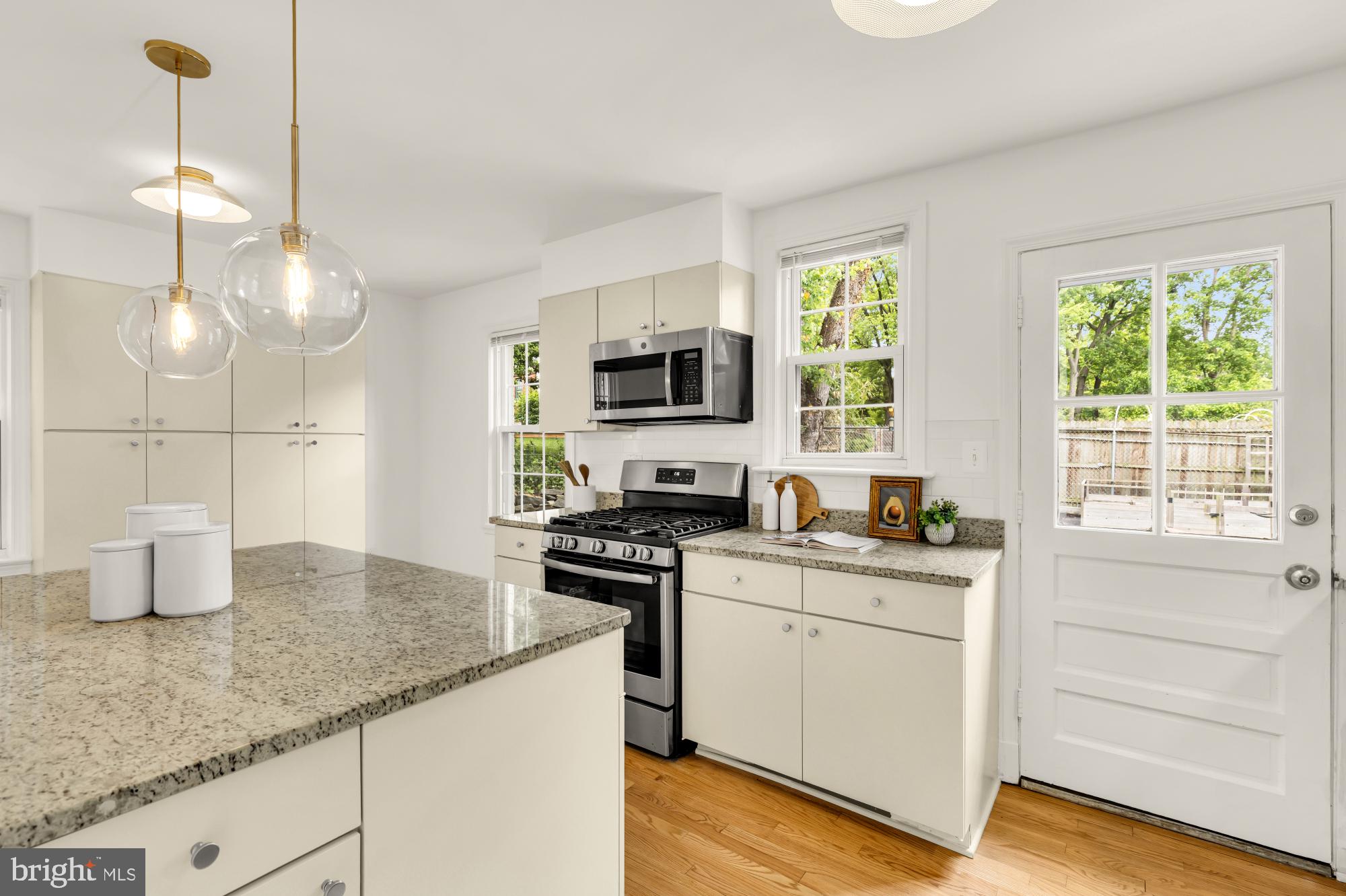 NORTH WOODSIDE - Residential