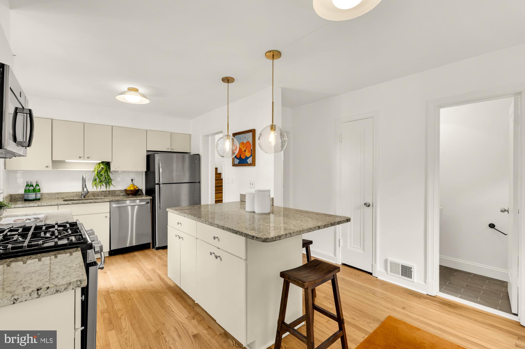 NORTH WOODSIDE - Residential