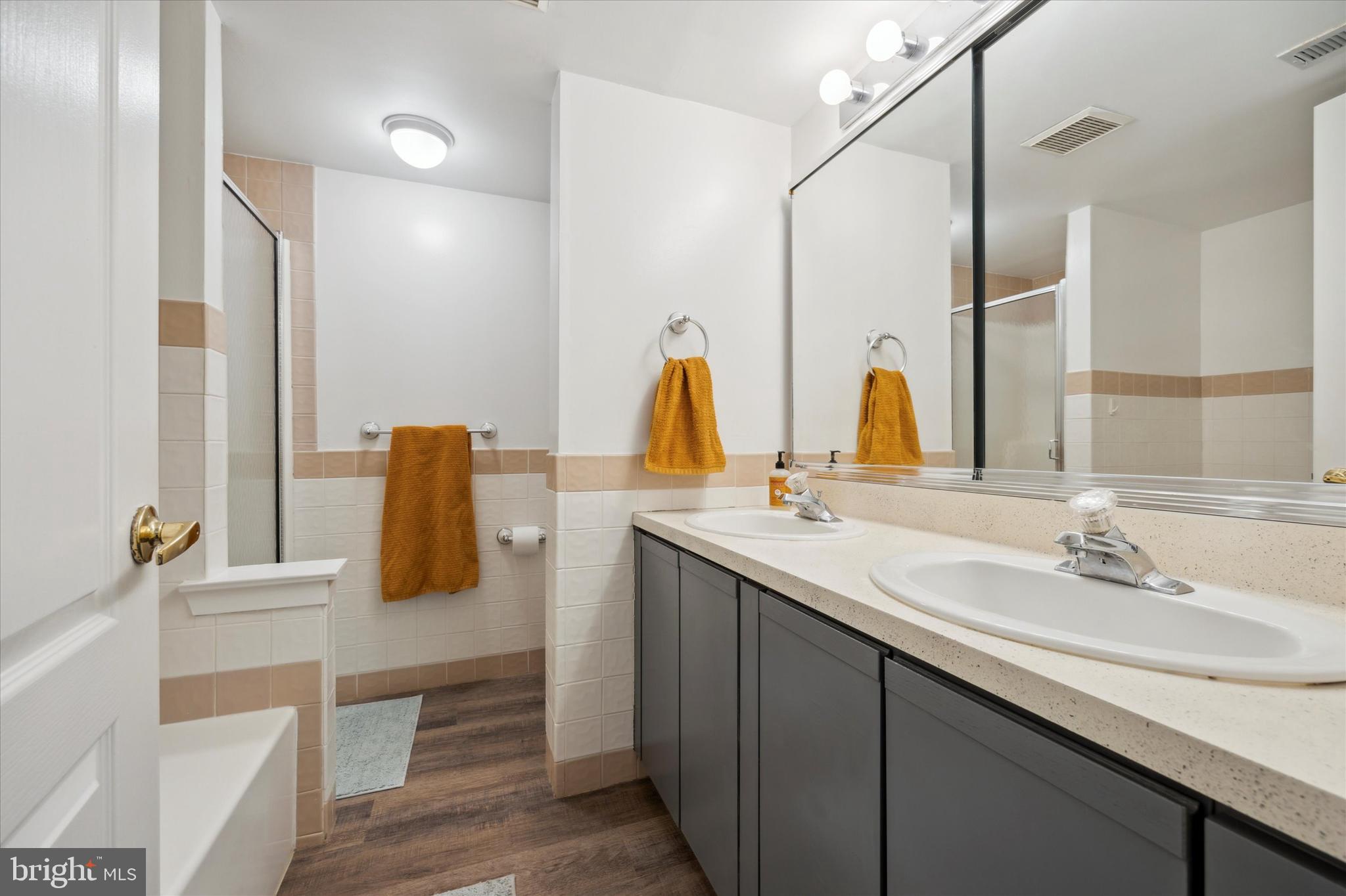 GREEN TREE SUMMIT - Residential