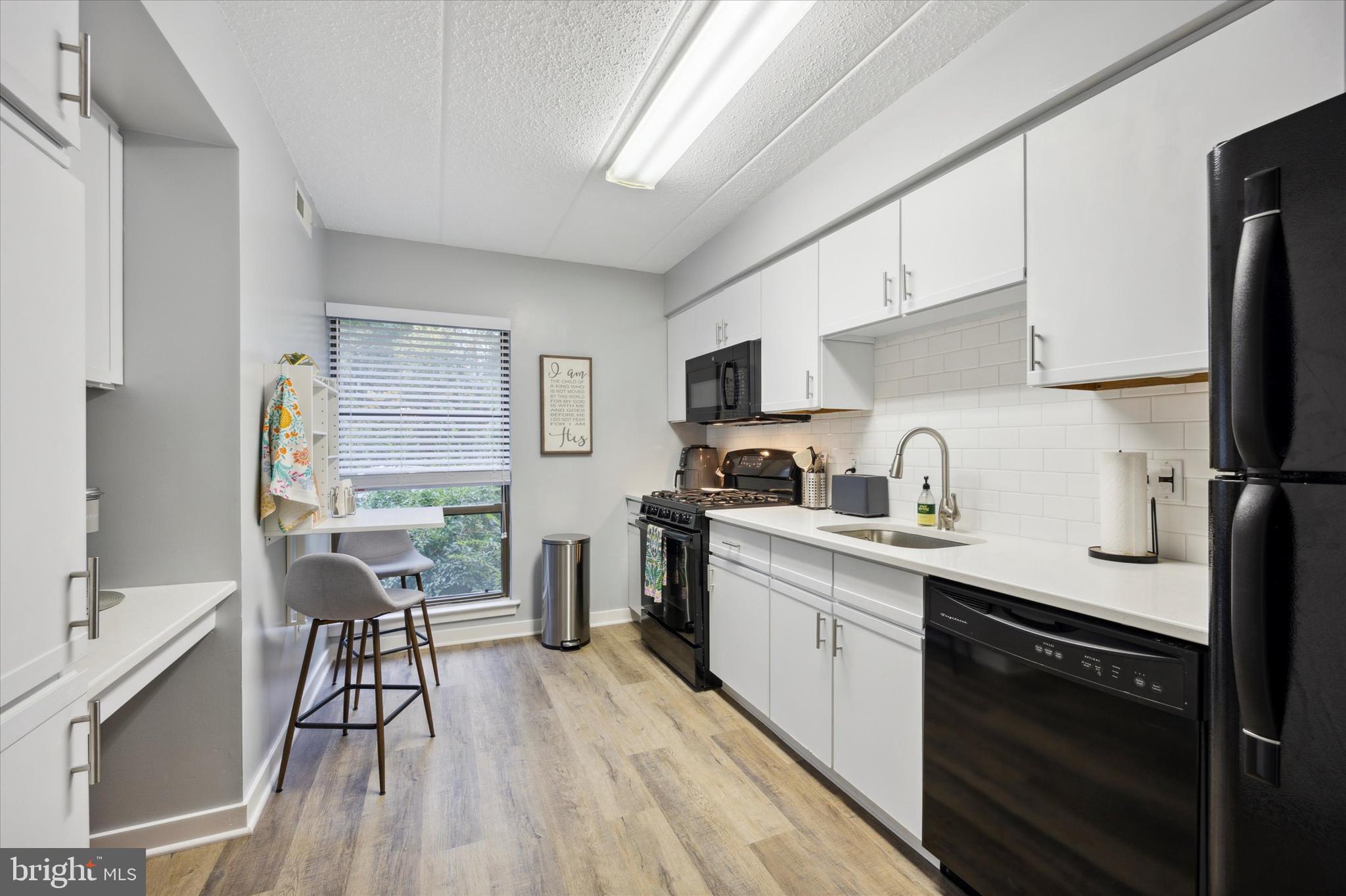 GREEN TREE SUMMIT - Residential