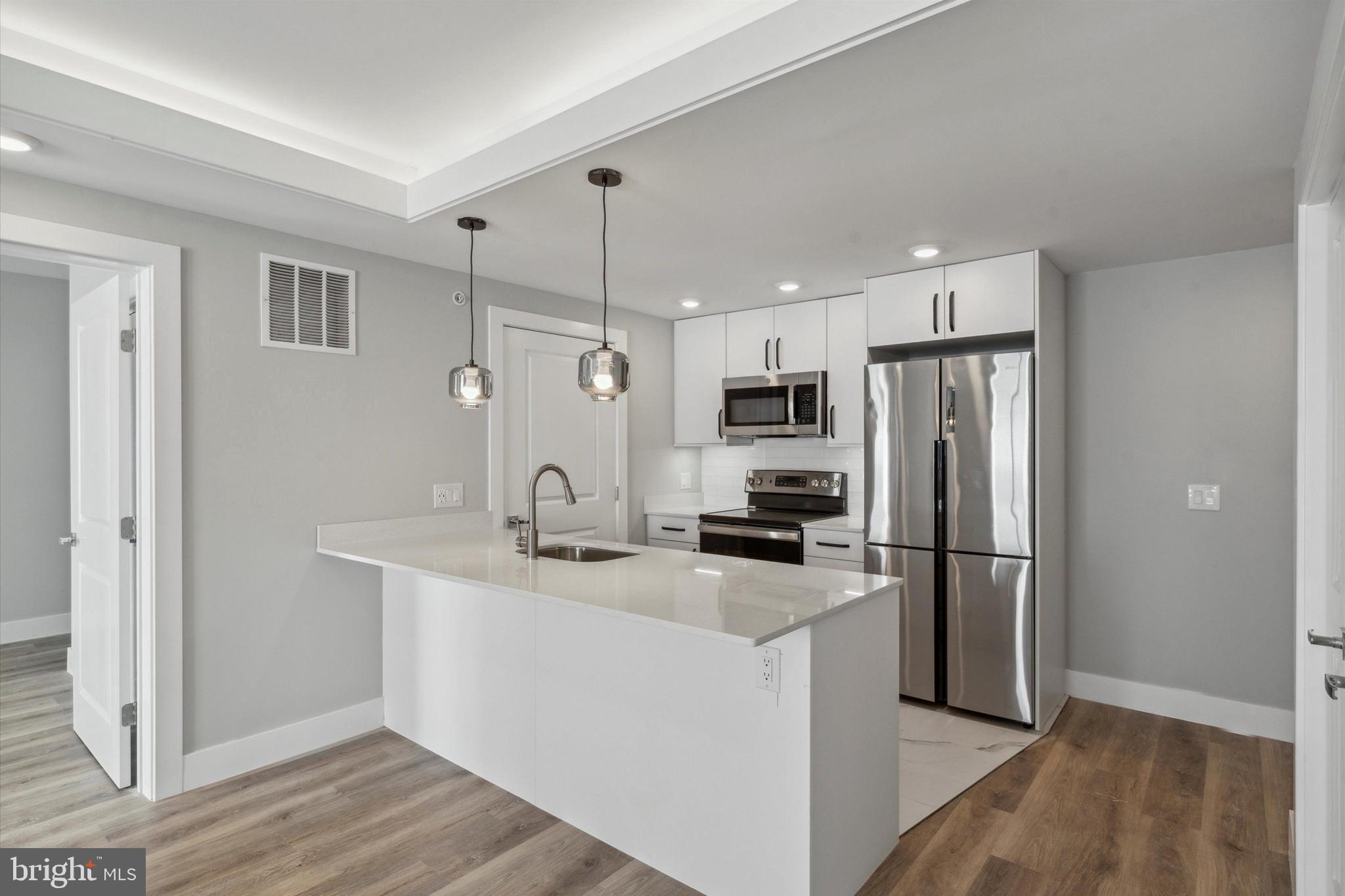 OLDE KENSINGTON - Residential Lease