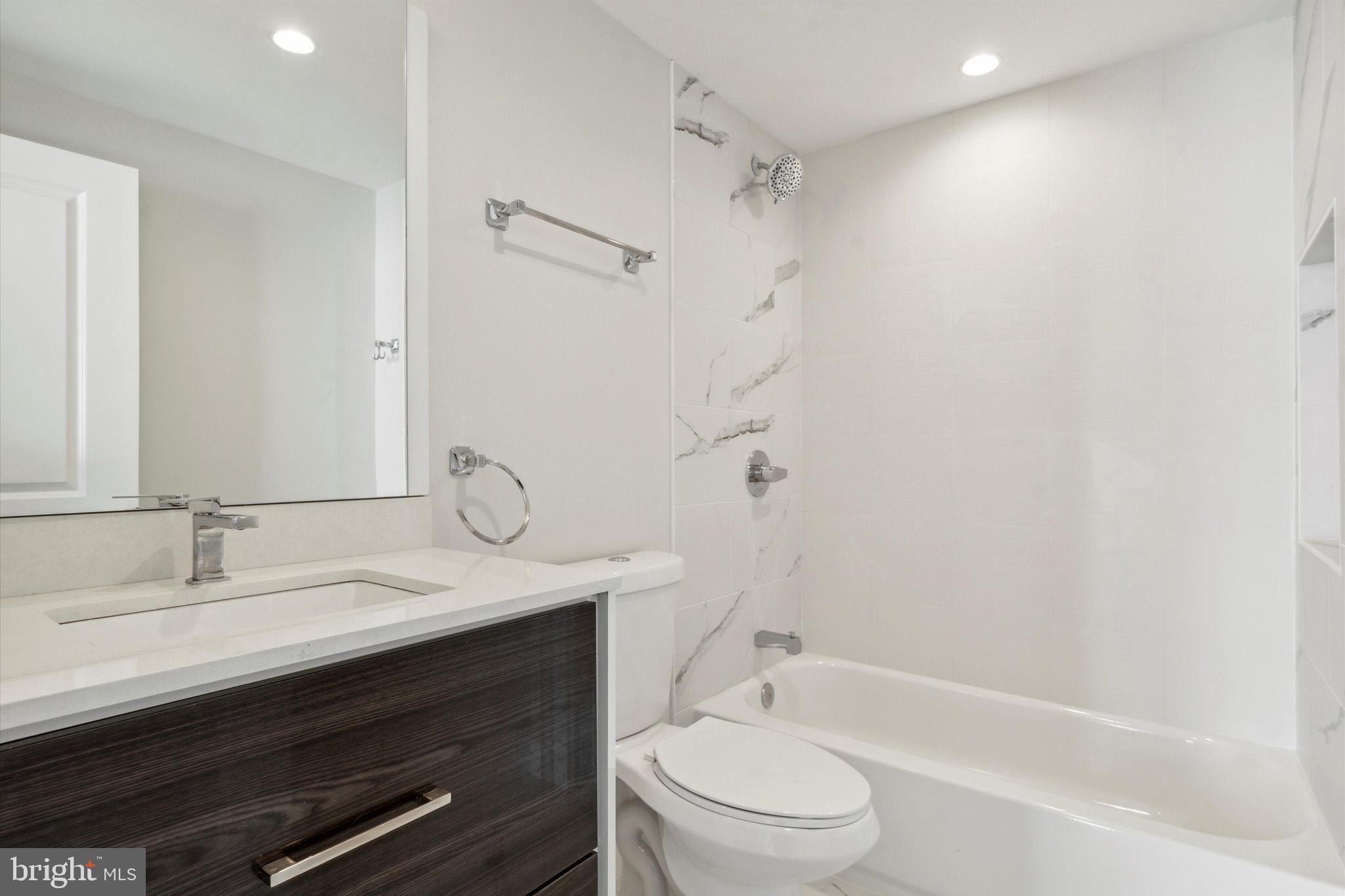 OLDE KENSINGTON - Residential Lease