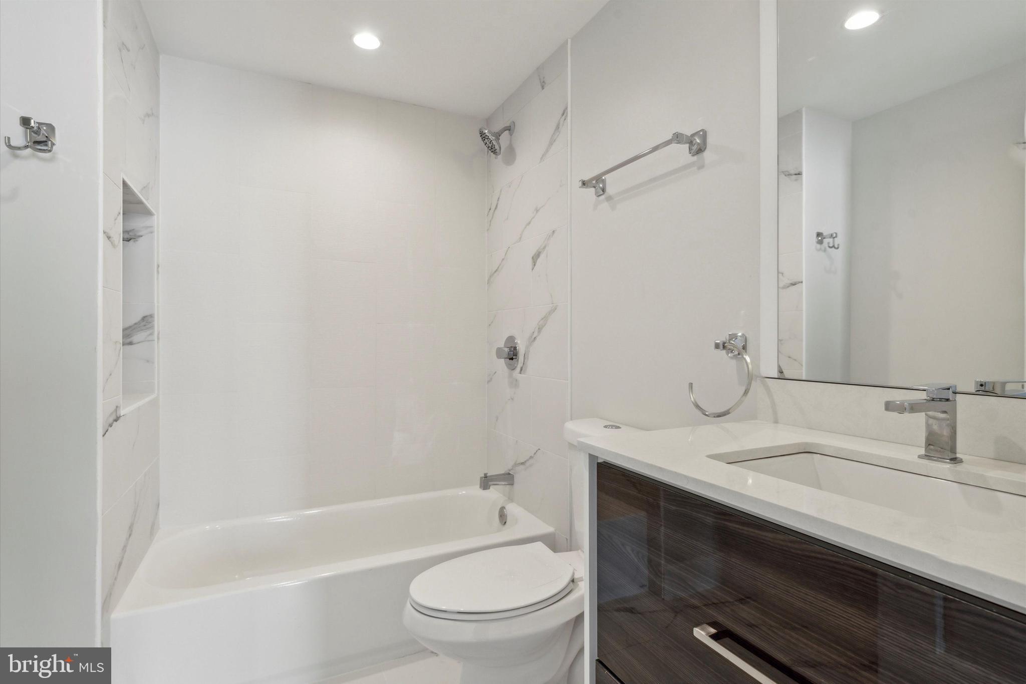 OLDE KENSINGTON - Residential Lease