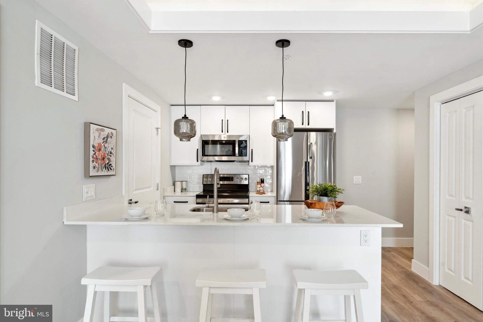 OLDE KENSINGTON - Residential Lease