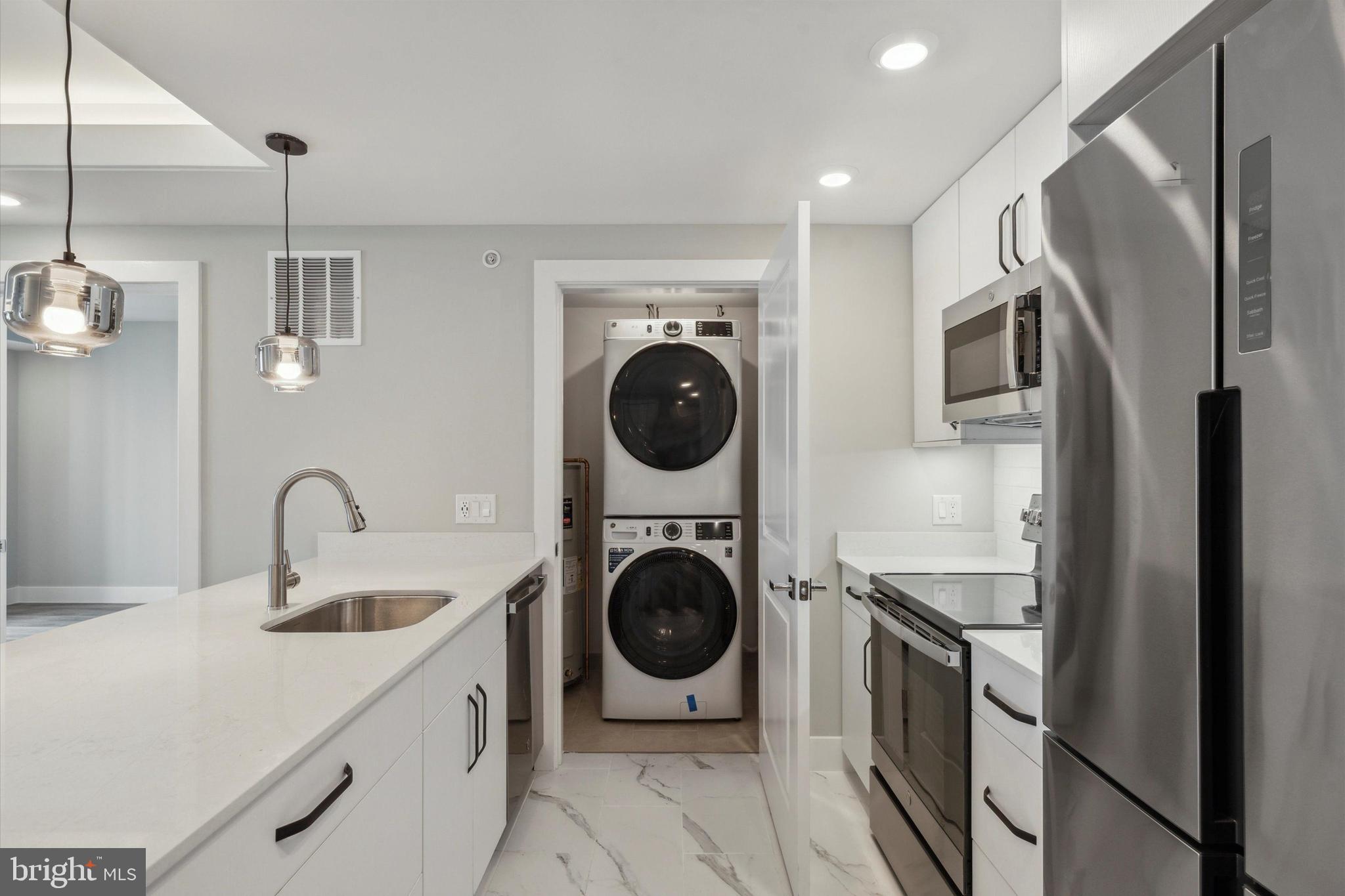 OLDE KENSINGTON - Residential Lease